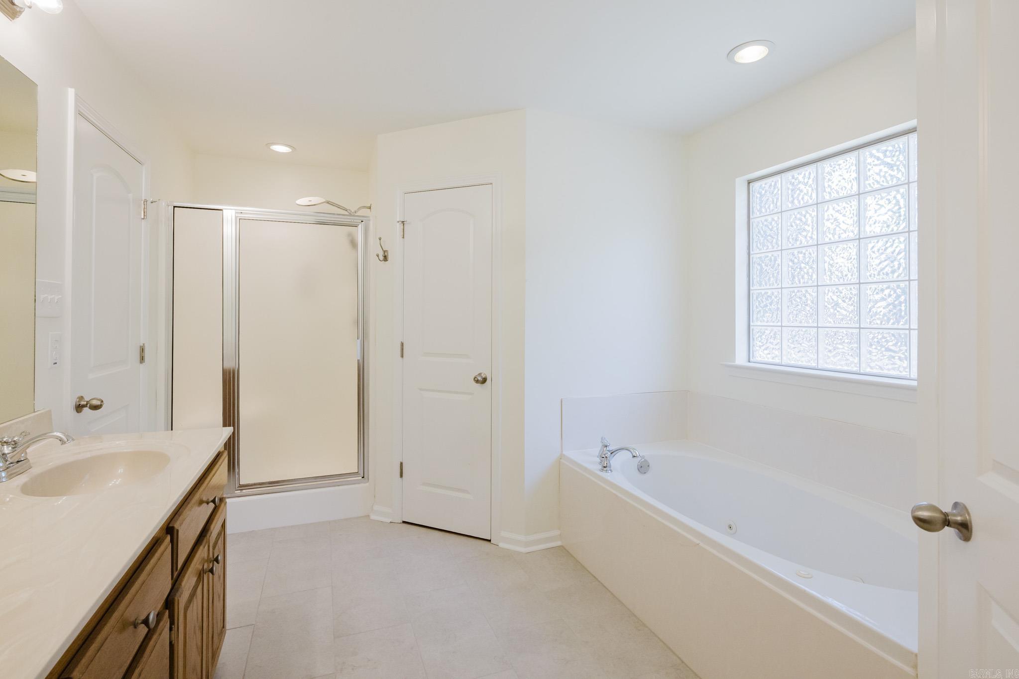 KINGS CROSSING - Residential