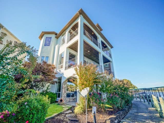Paradise Lake Village Townhomes - Residential