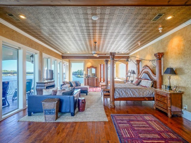 Paradise Lake Village Townhomes - Residential