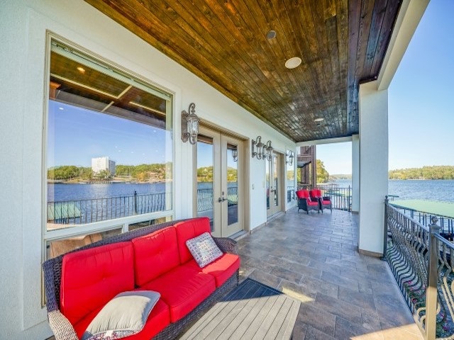 Paradise Lake Village Townhomes - Residential