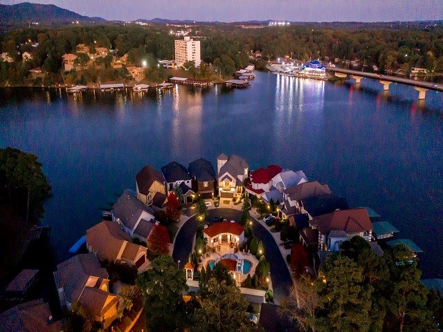 Paradise Lake Village Townhomes - Residential