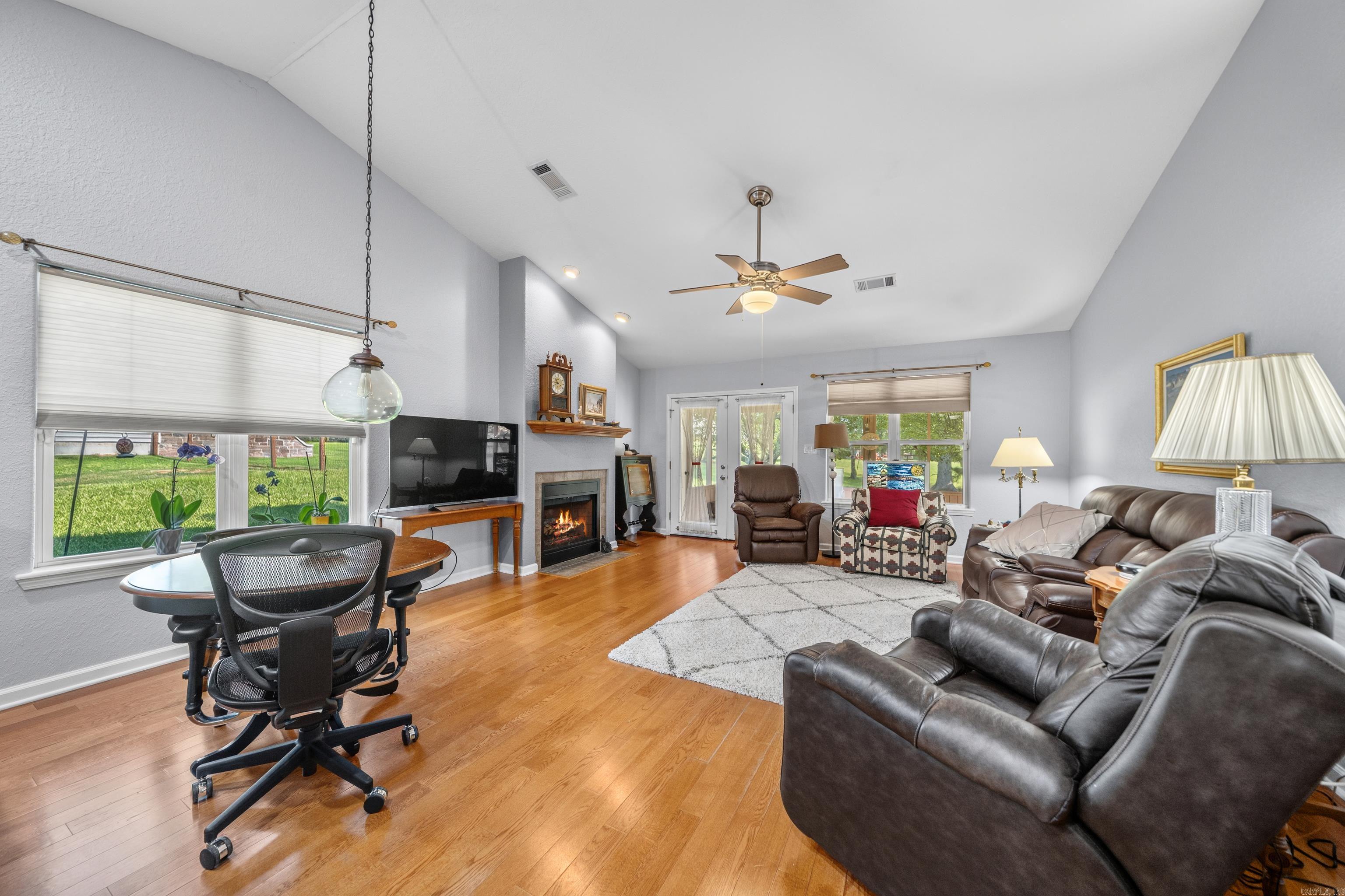 WOODLANDS EDGE - Residential
