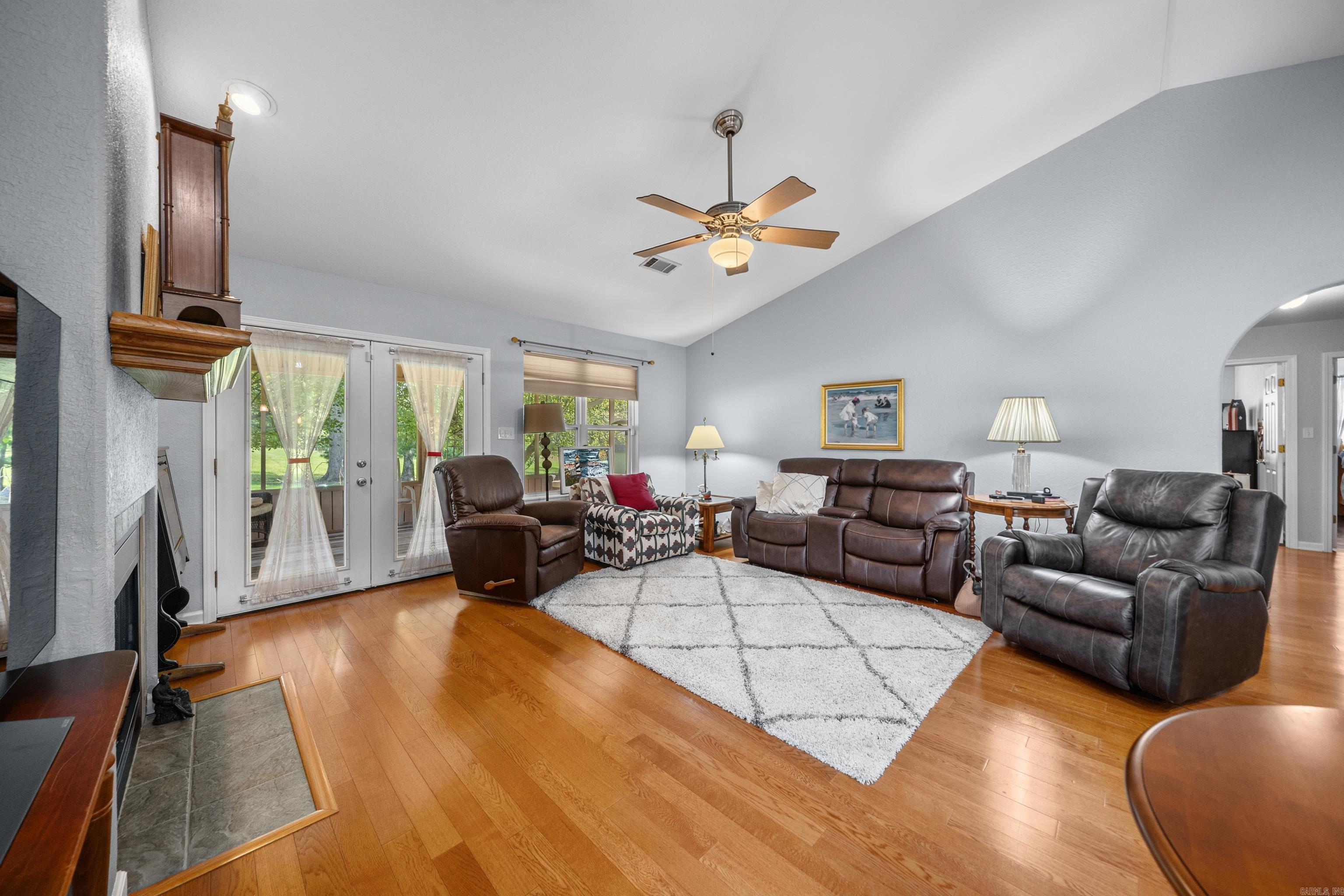 WOODLANDS EDGE - Residential