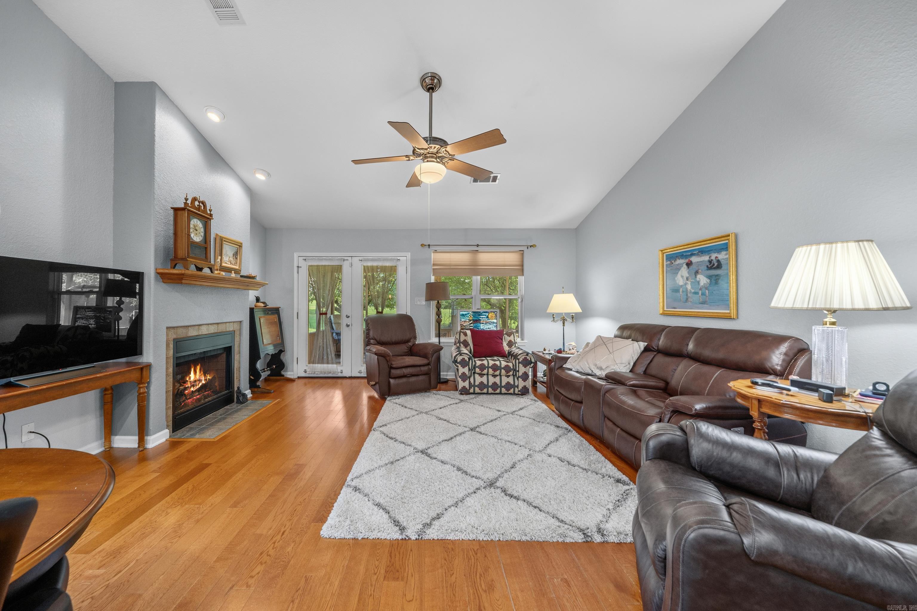 WOODLANDS EDGE - Residential