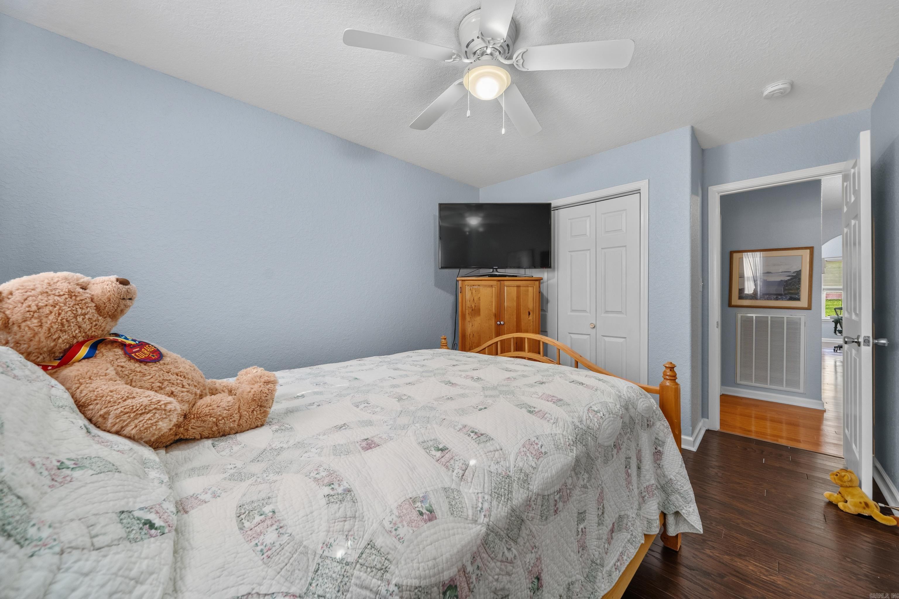 WOODLANDS EDGE - Residential