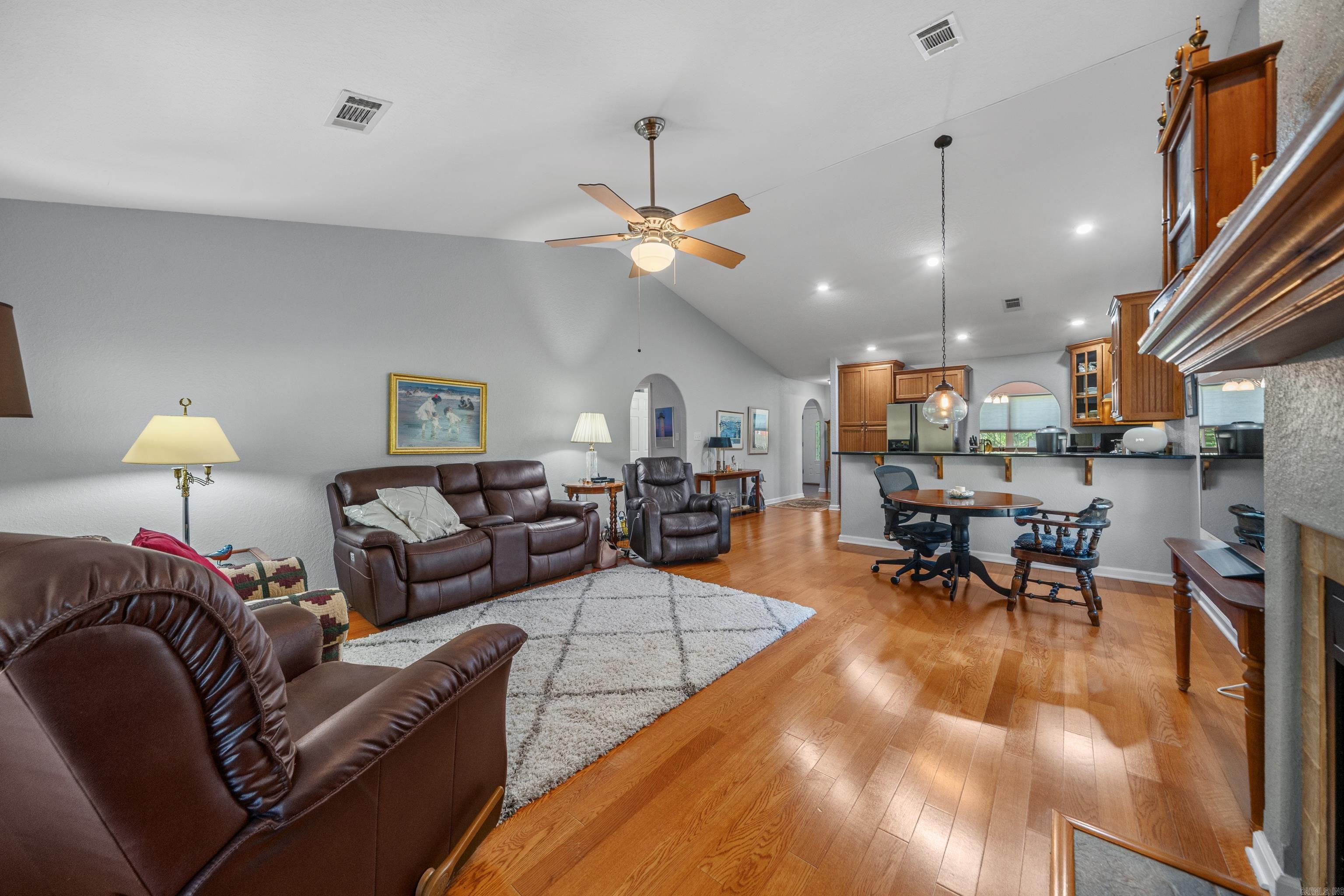 WOODLANDS EDGE - Residential