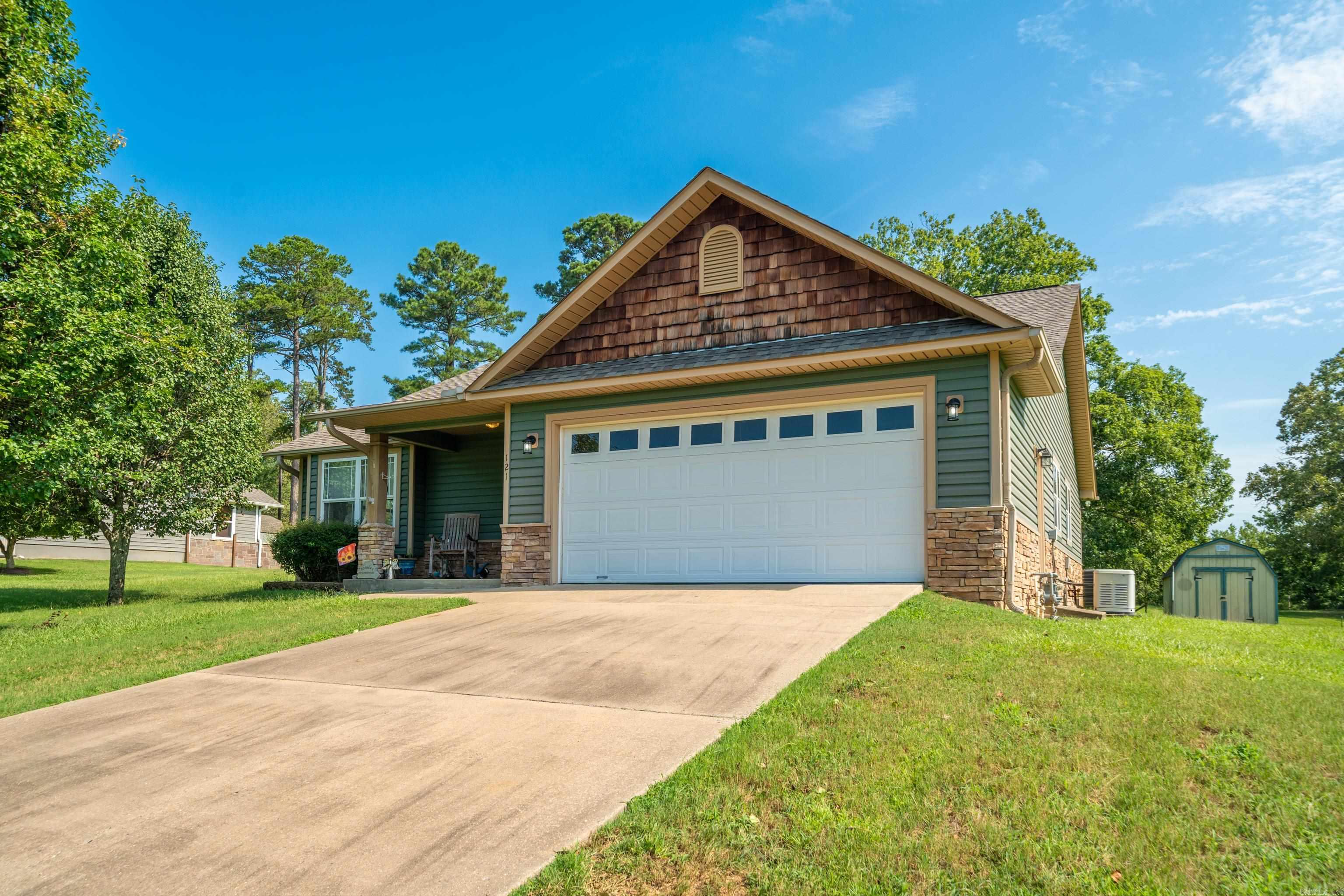 WOODLANDS EDGE - Residential