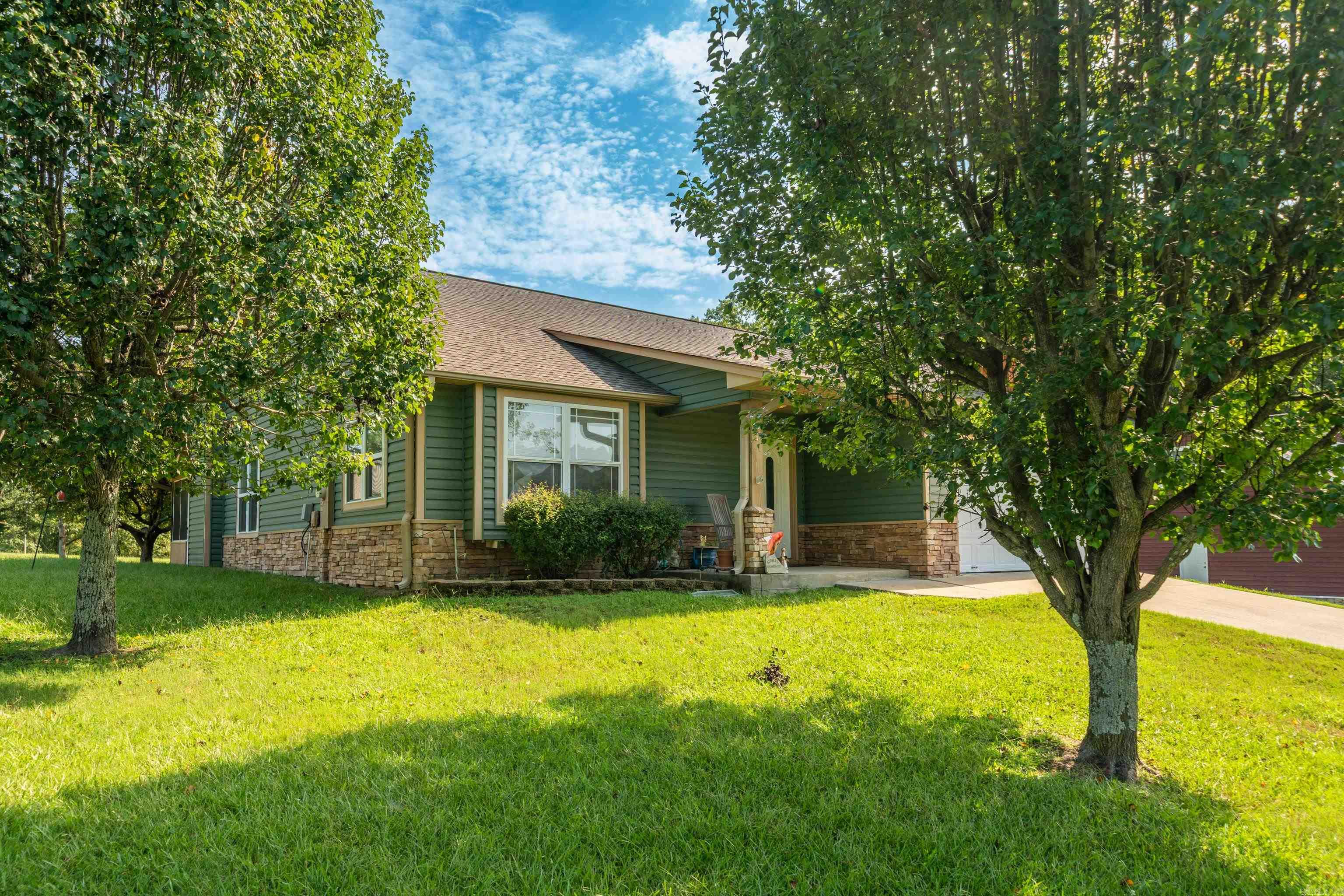 WOODLANDS EDGE - Residential
