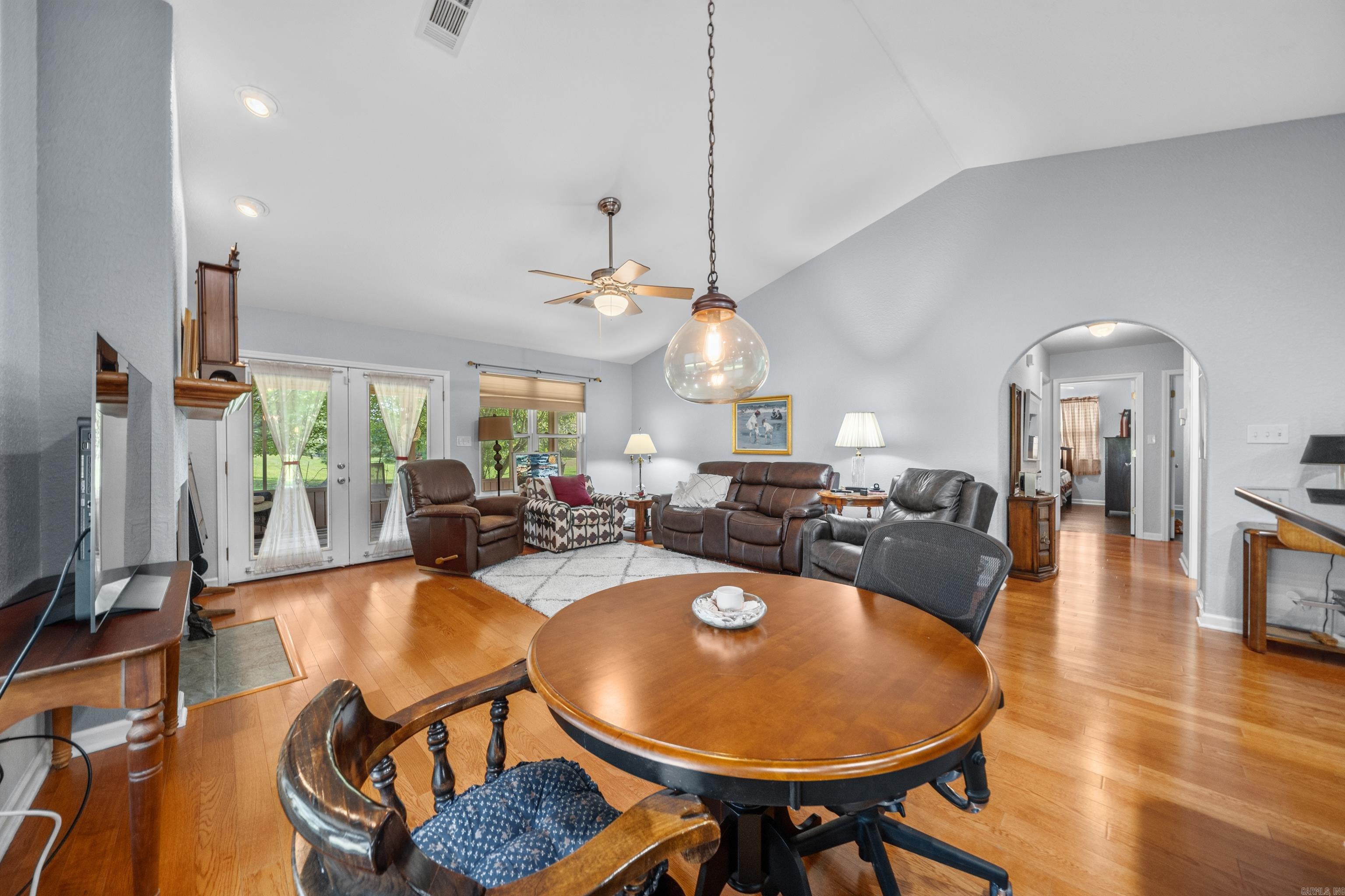 WOODLANDS EDGE - Residential