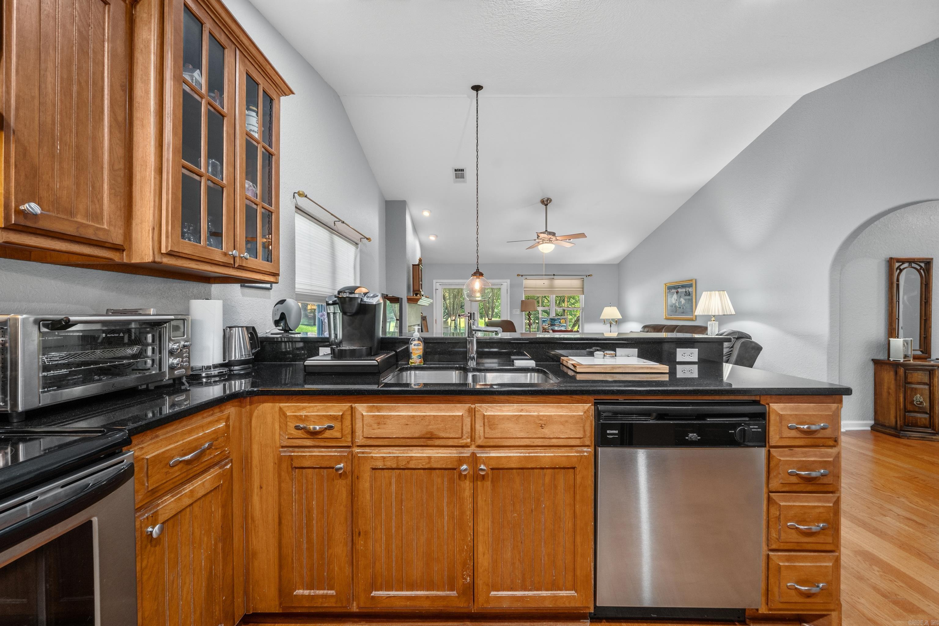 WOODLANDS EDGE - Residential
