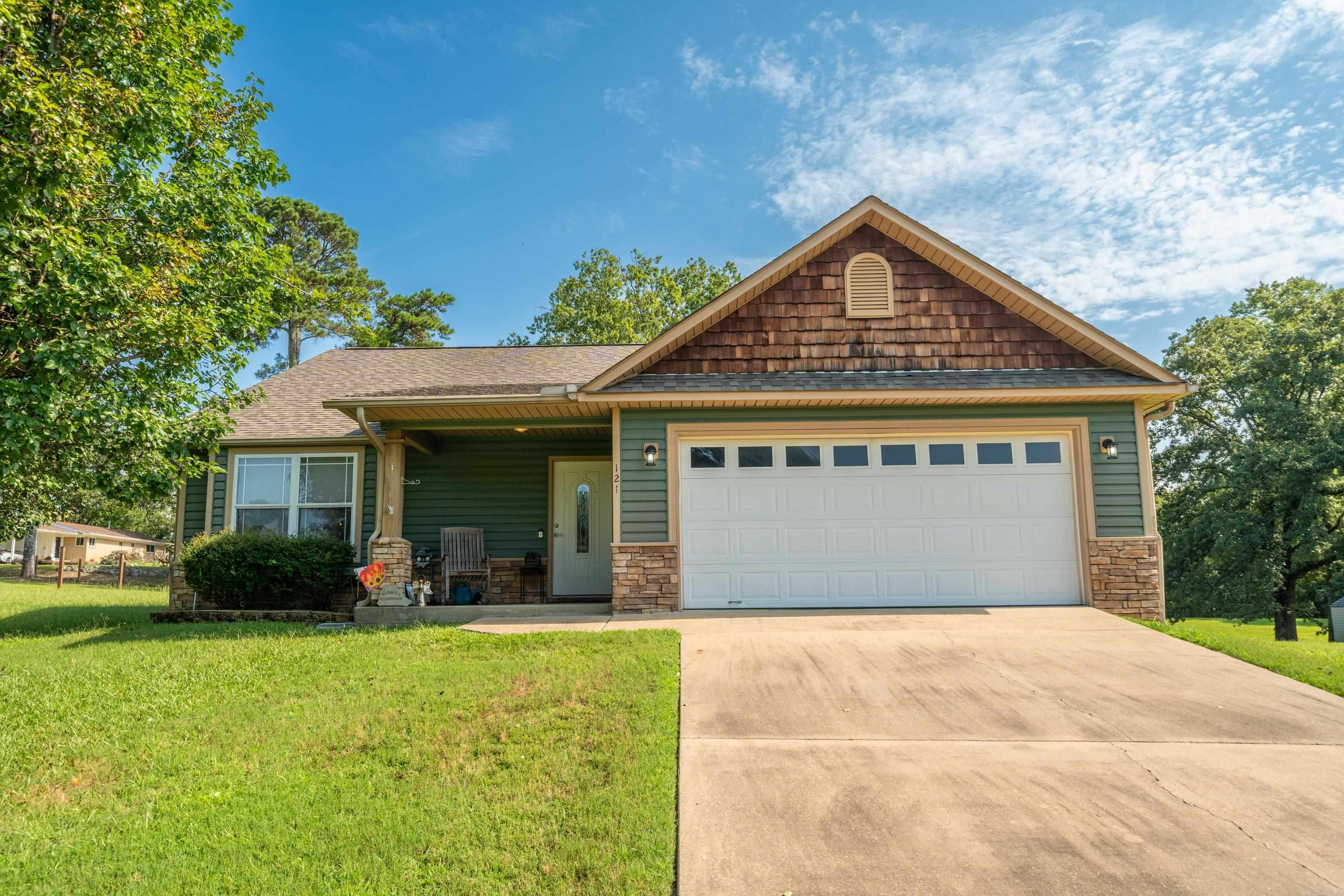 WOODLANDS EDGE - Residential