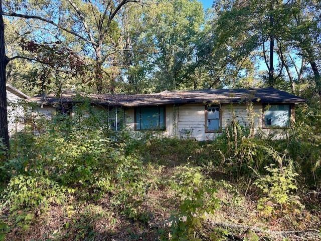 Calling ALL Investors! 3 bed/1 bath is in need of TLC. Agents, please see remarks.