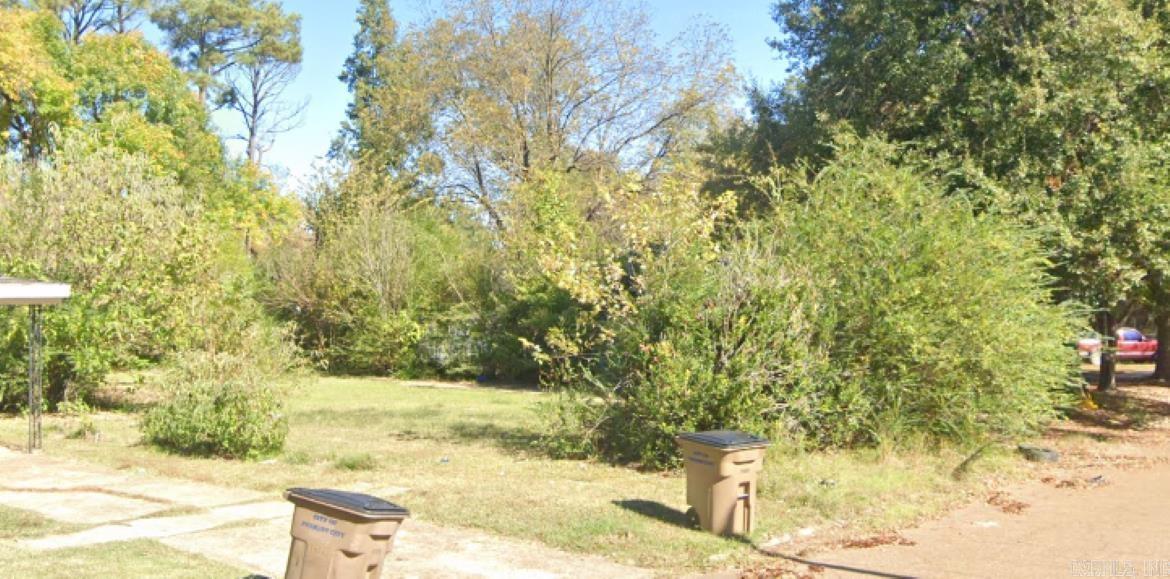 Priced Under $8,000! 9,148 sq ft vacant residential lot in Forrest City. Level parcel with paved road access. Great opportunity for affordable build or long-term hold.