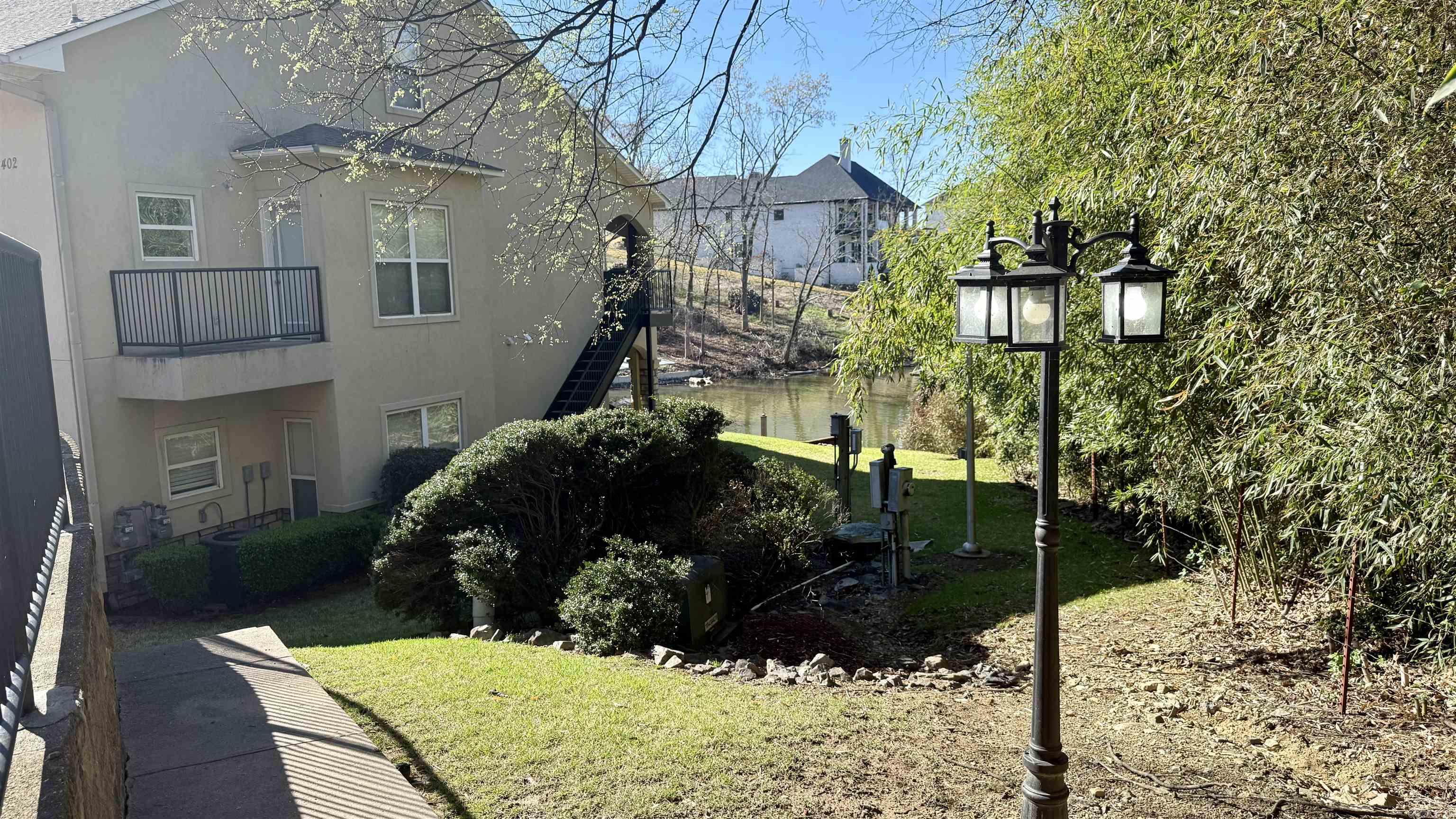 LAKESHORE OAKS HPR - Residential