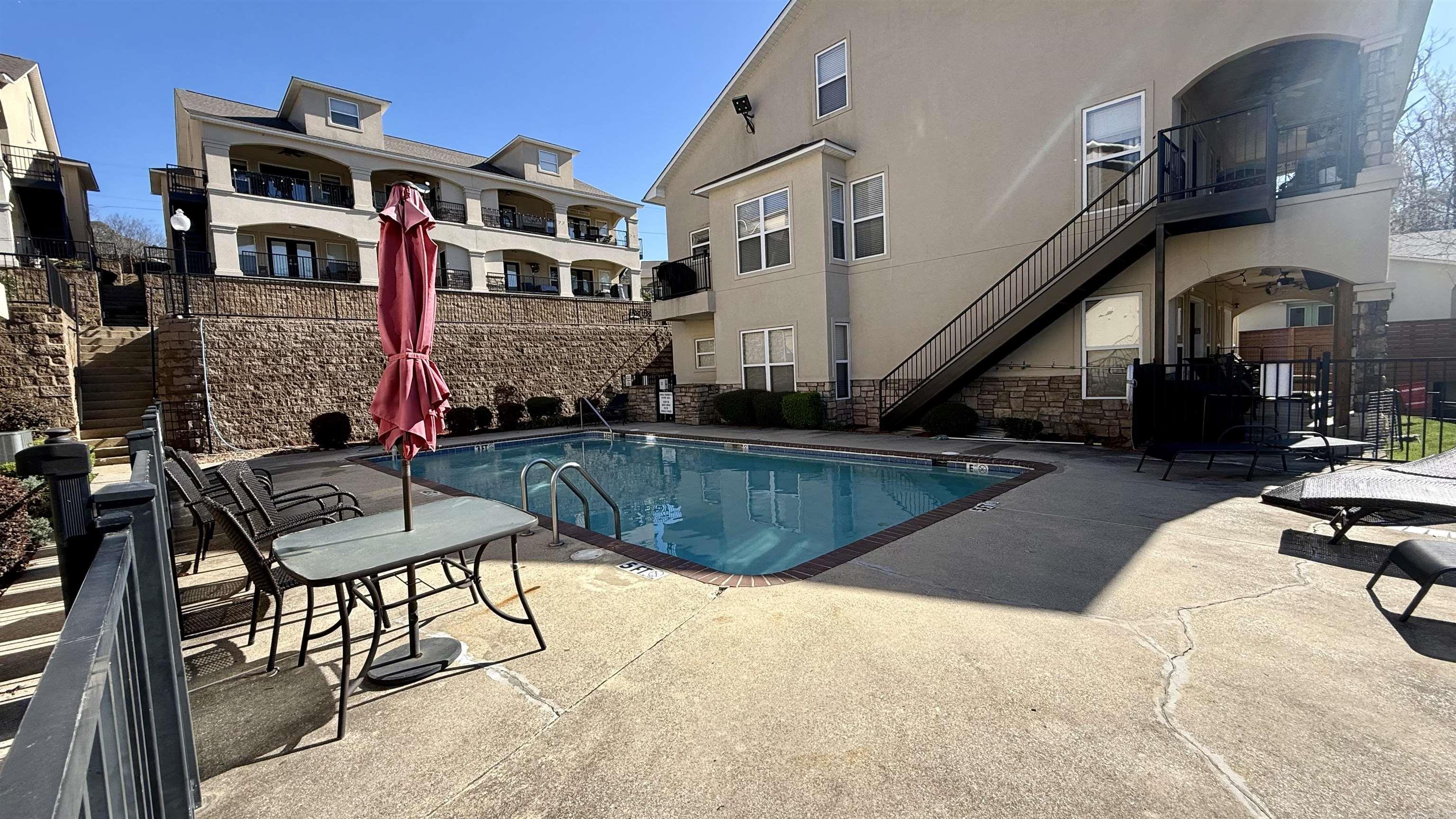 LAKESHORE OAKS HPR - Residential