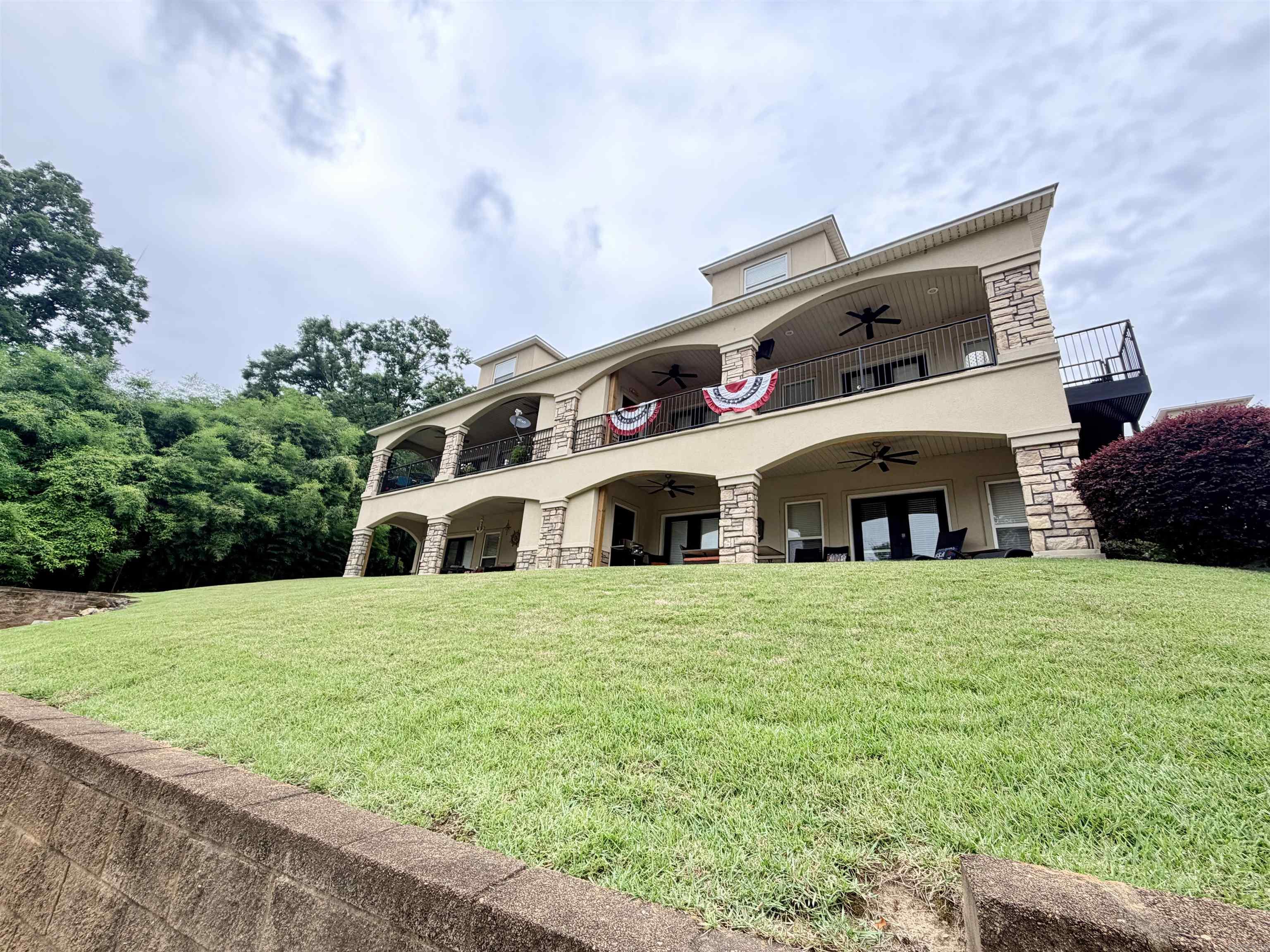 LAKESHORE OAKS HPR - Residential
