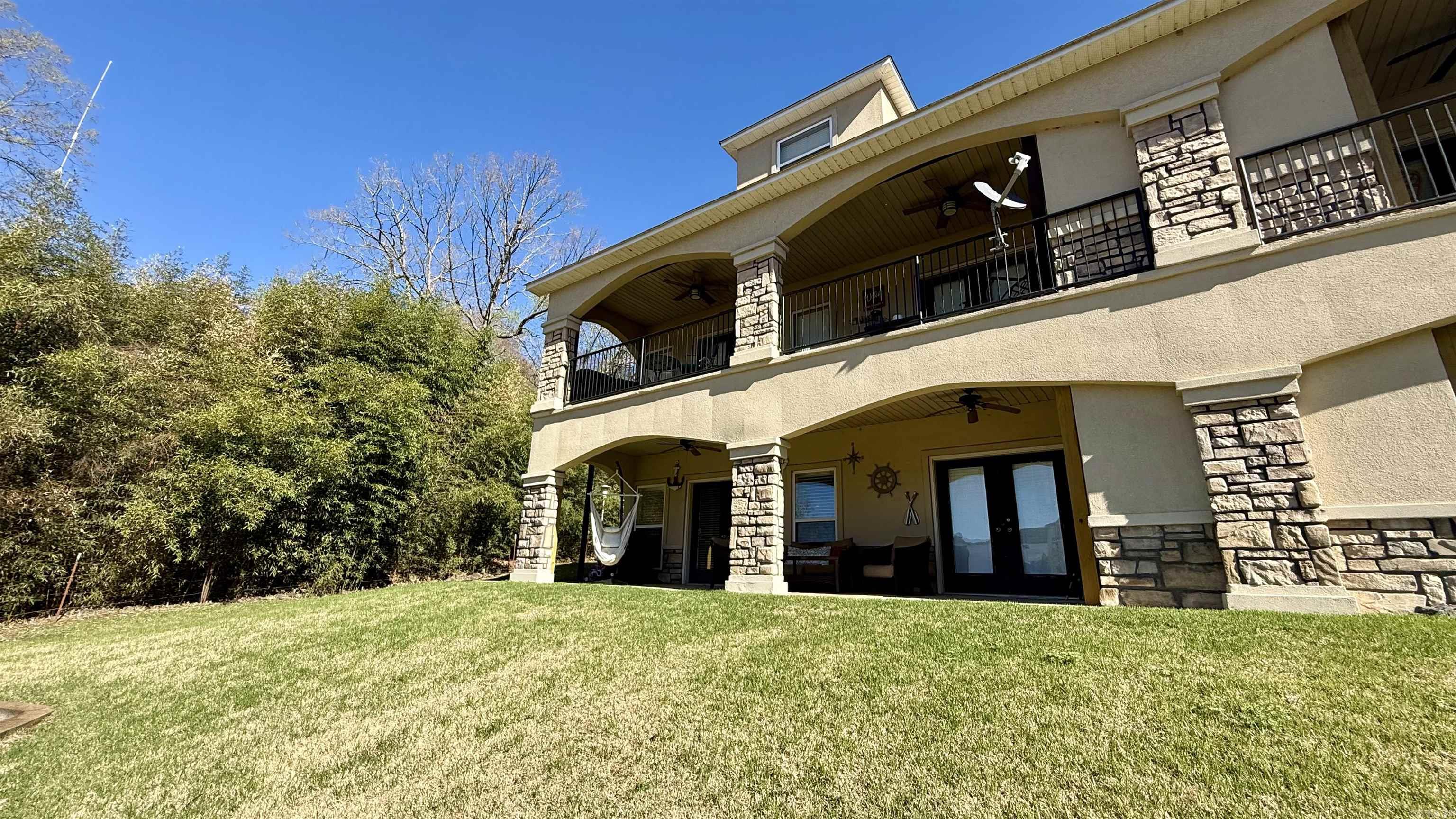 LAKESHORE OAKS HPR - Residential