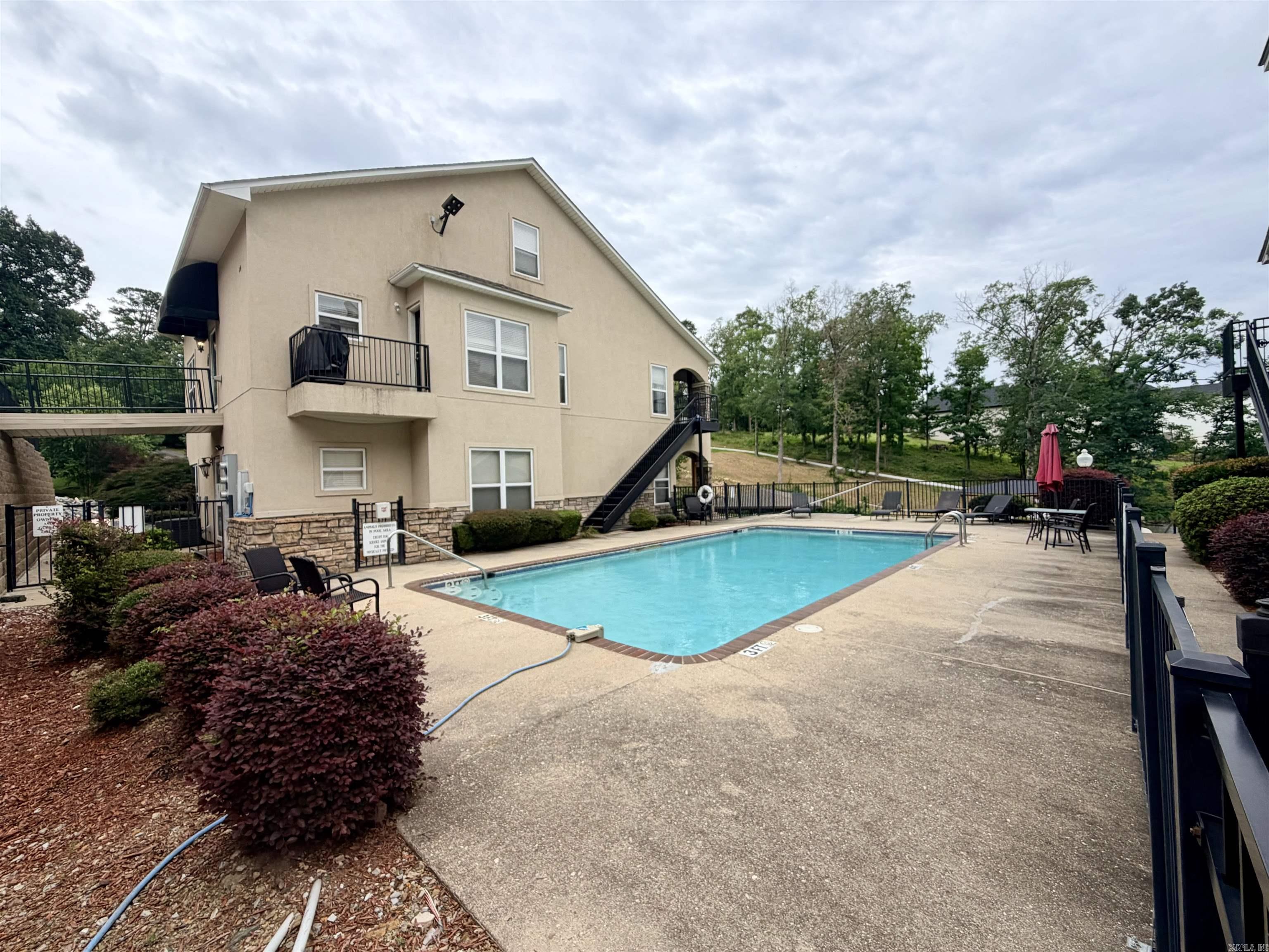 LAKESHORE OAKS HPR - Residential
