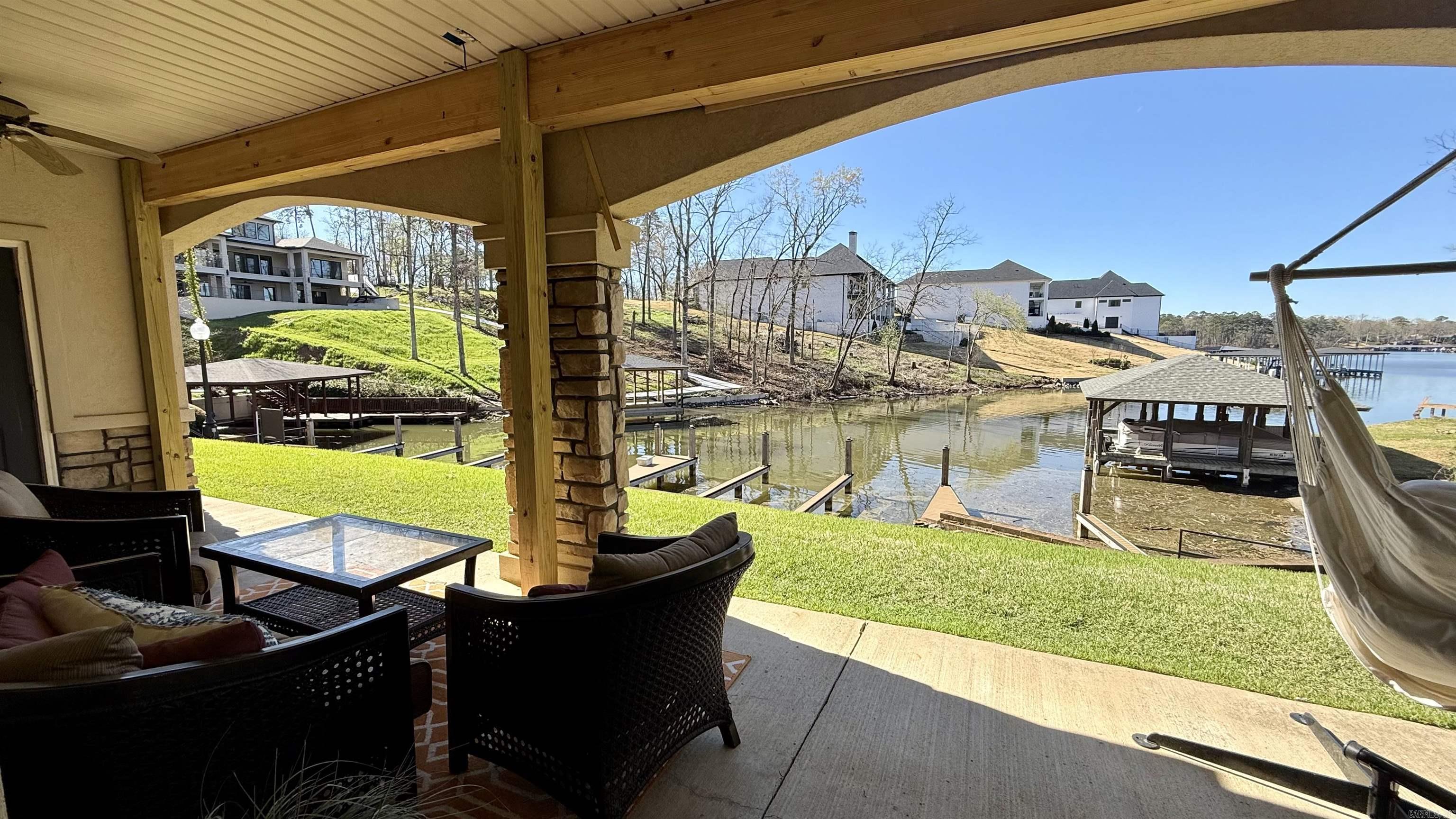 LAKESHORE OAKS HPR - Residential