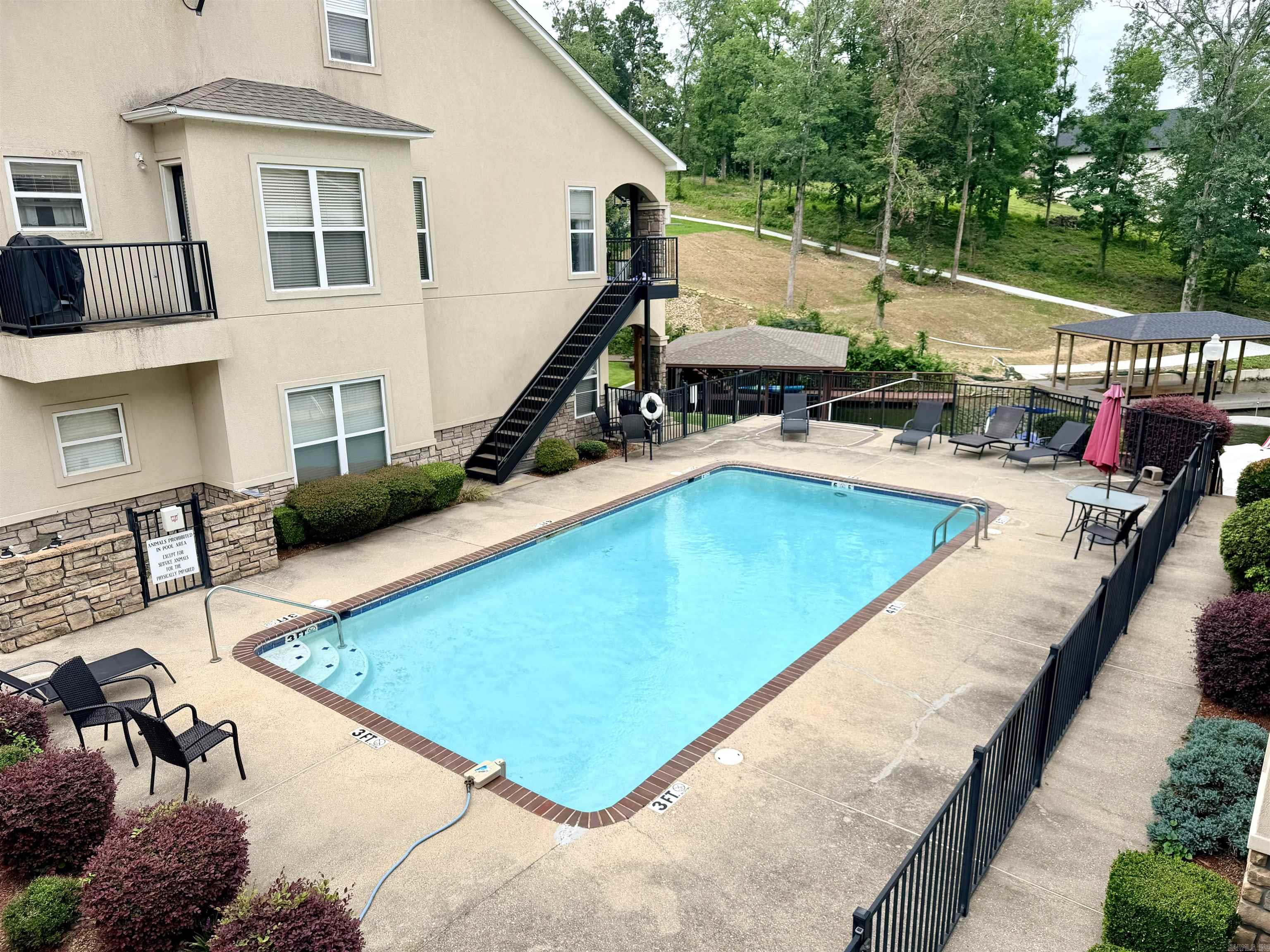 LAKESHORE OAKS HPR - Residential