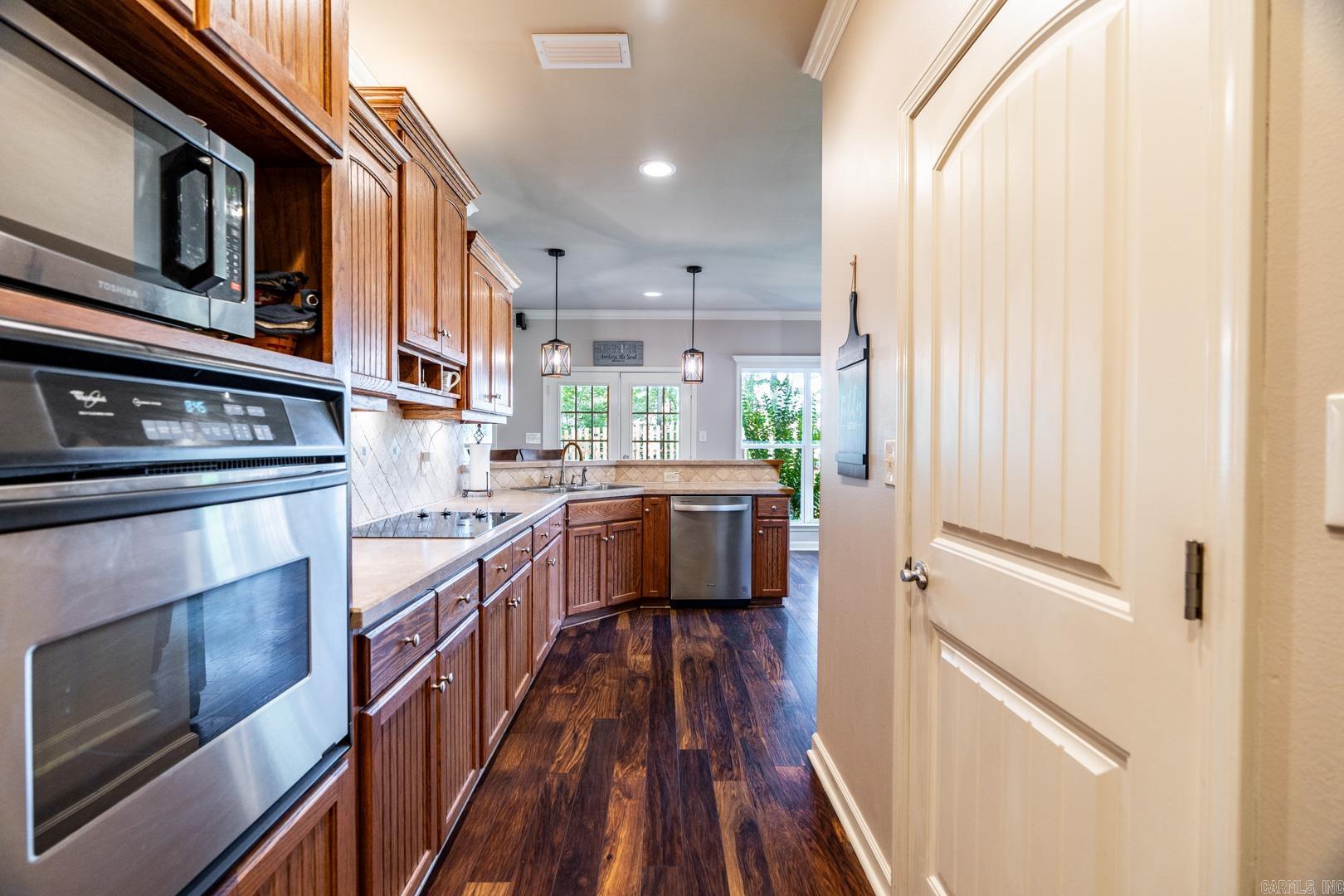 SIENNA LAKE - Residential