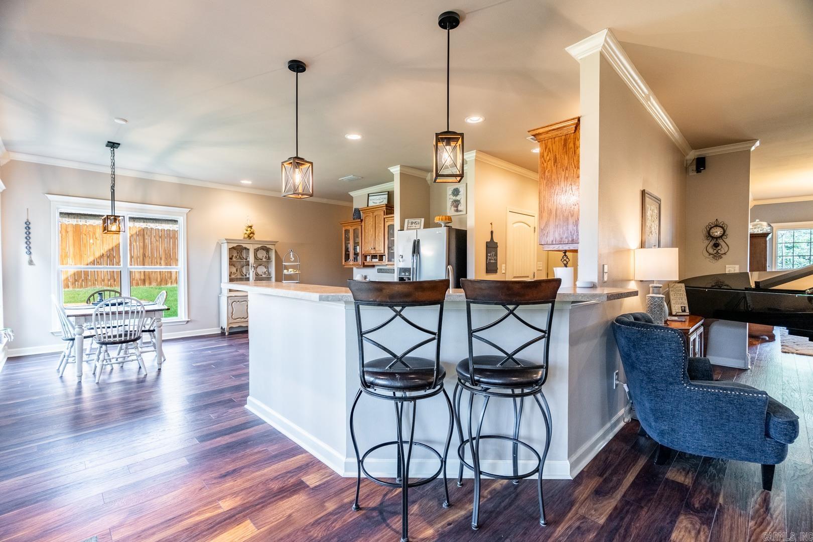 SIENNA LAKE - Residential