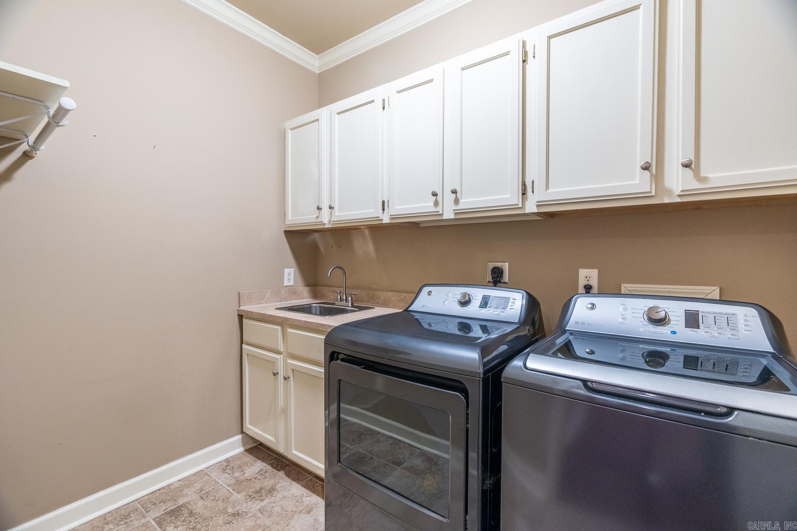 SIENNA LAKE - Residential