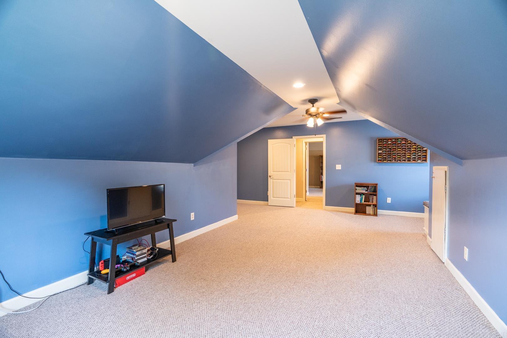 SIENNA LAKE - Residential