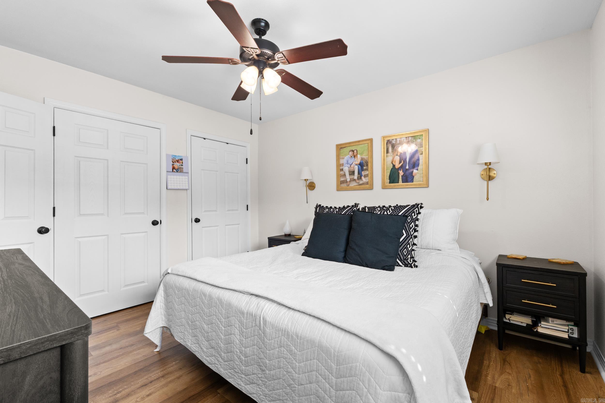 COUNTRY CLUB MANOR - Residential