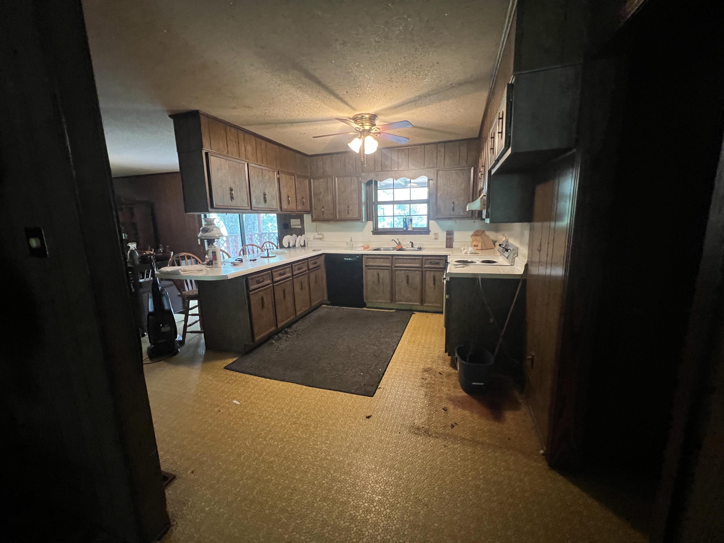 EAST MEADOW - Residential