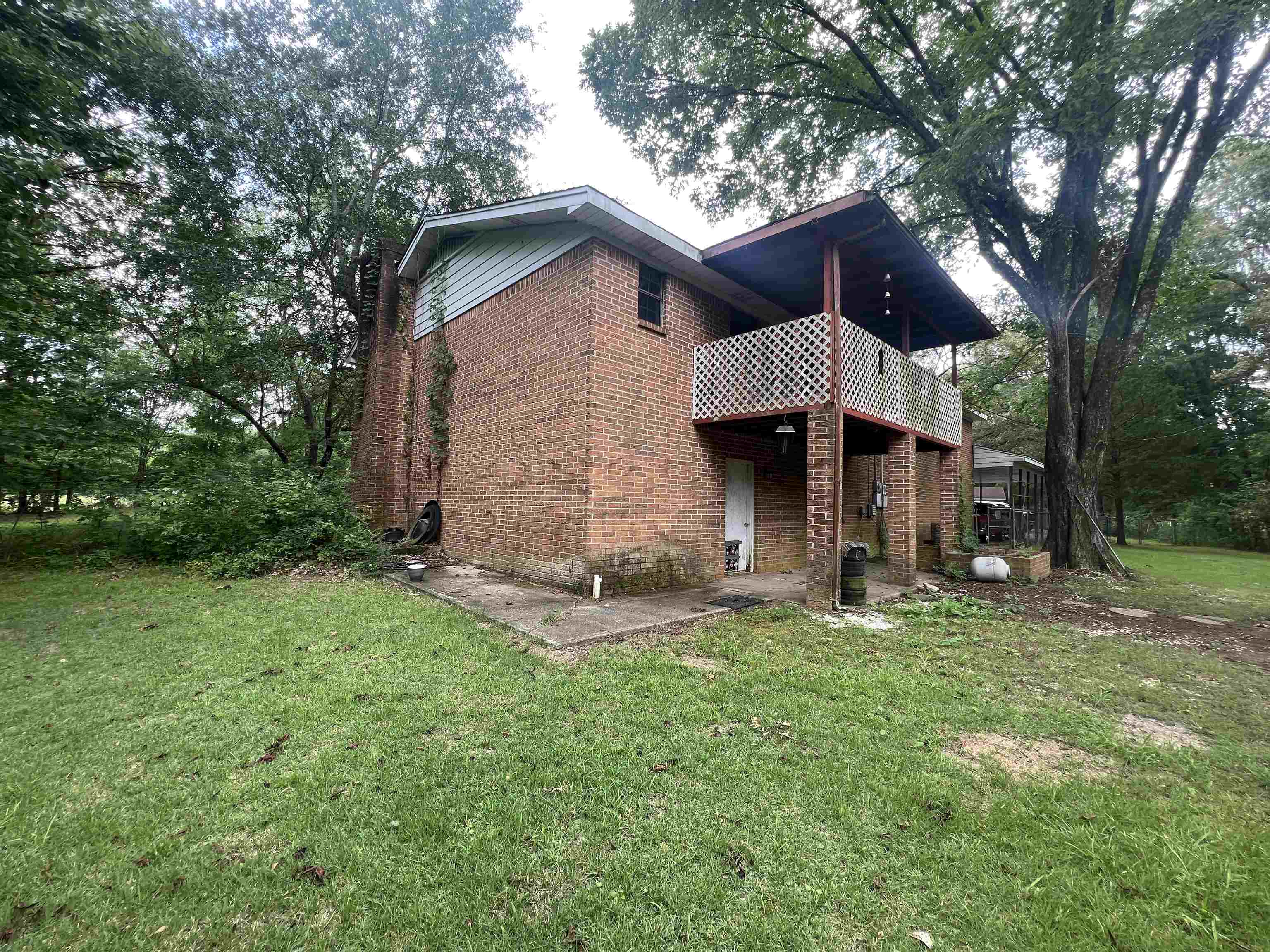 EAST MEADOW - Residential