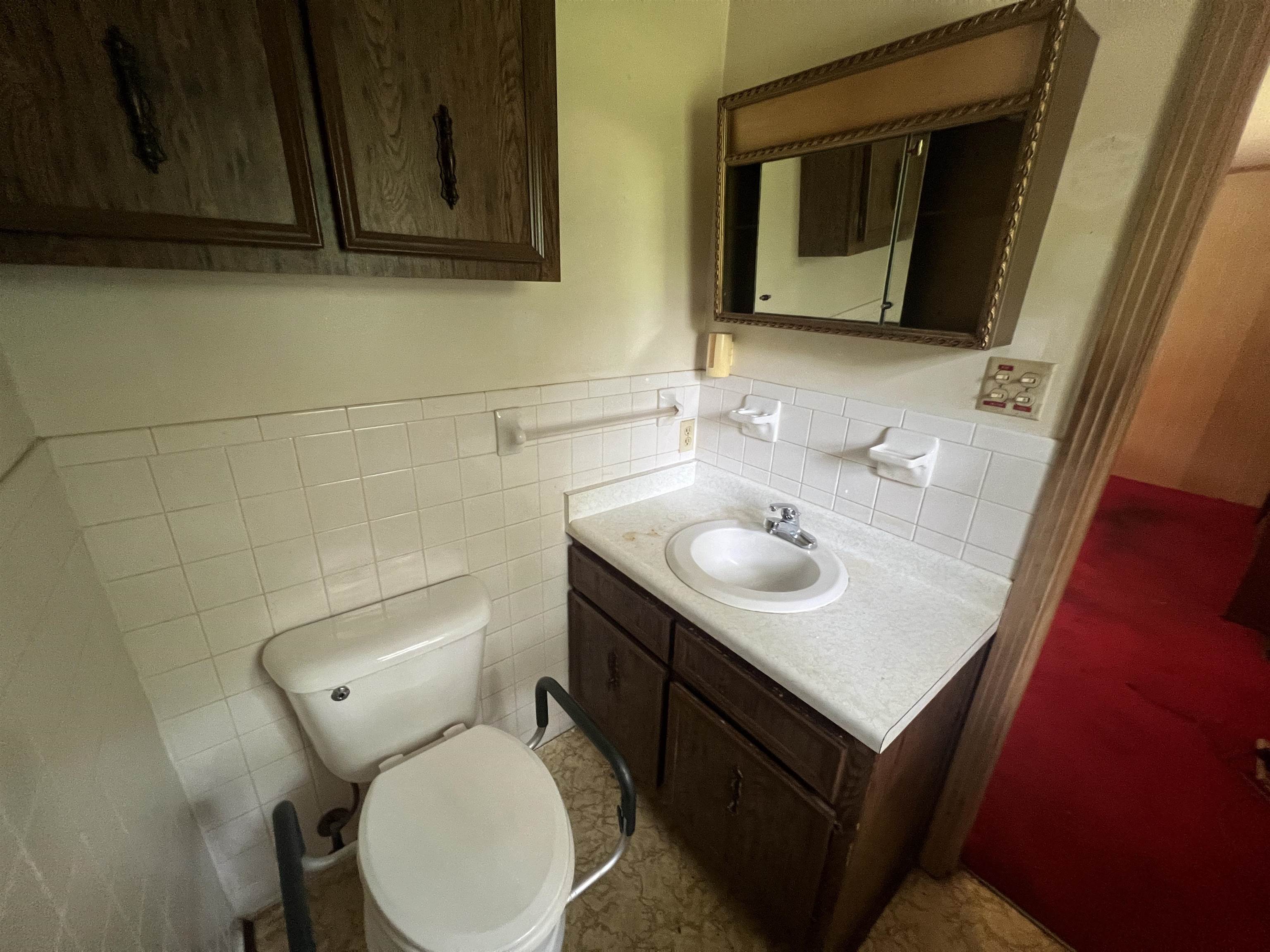 EAST MEADOW - Residential