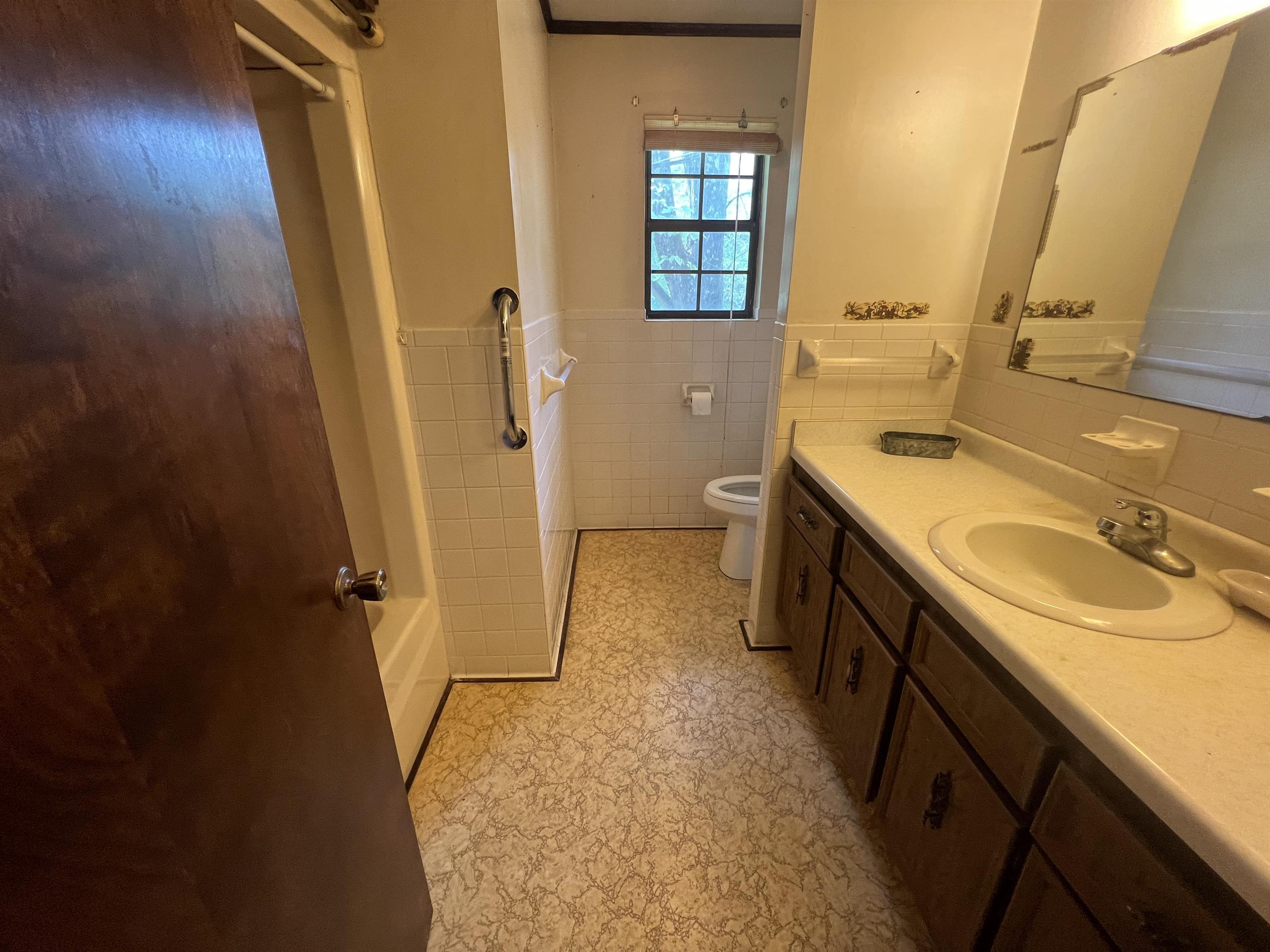 EAST MEADOW - Residential
