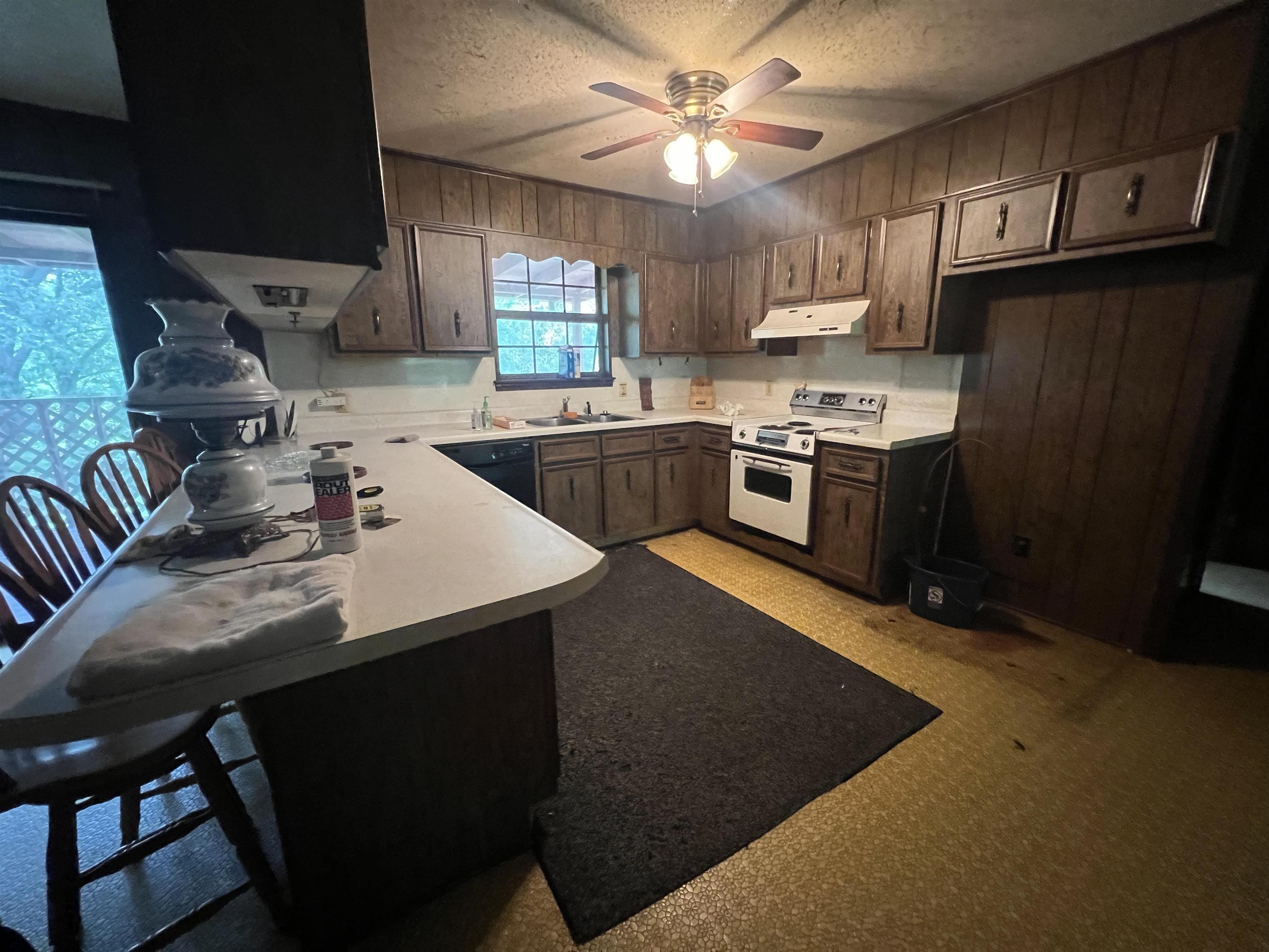 EAST MEADOW - Residential