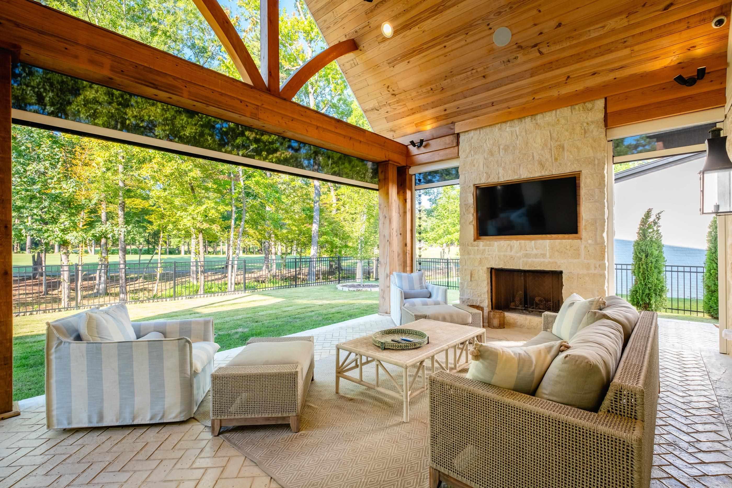 CHENAL VALLEY HALLEN COURT - Residential