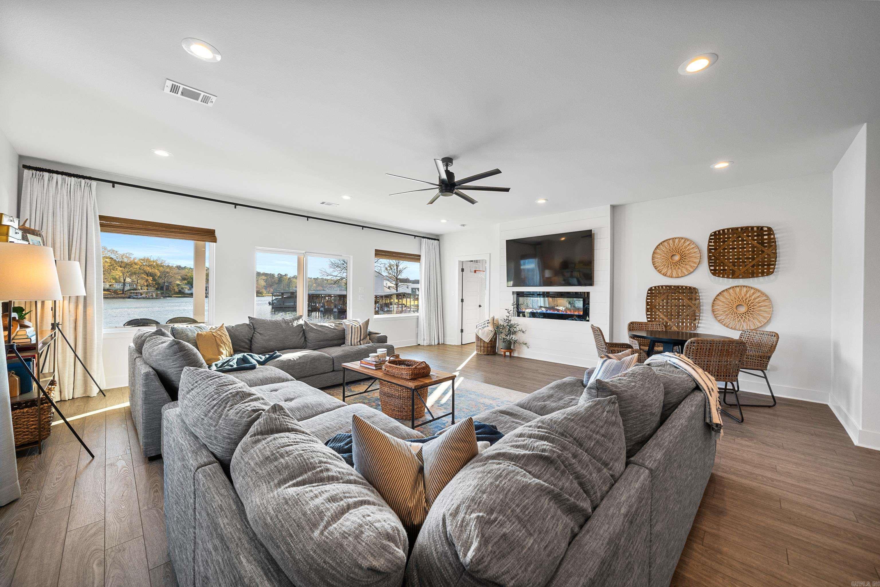 COTTAGES AT BAYSHORE PHASE III - Residential