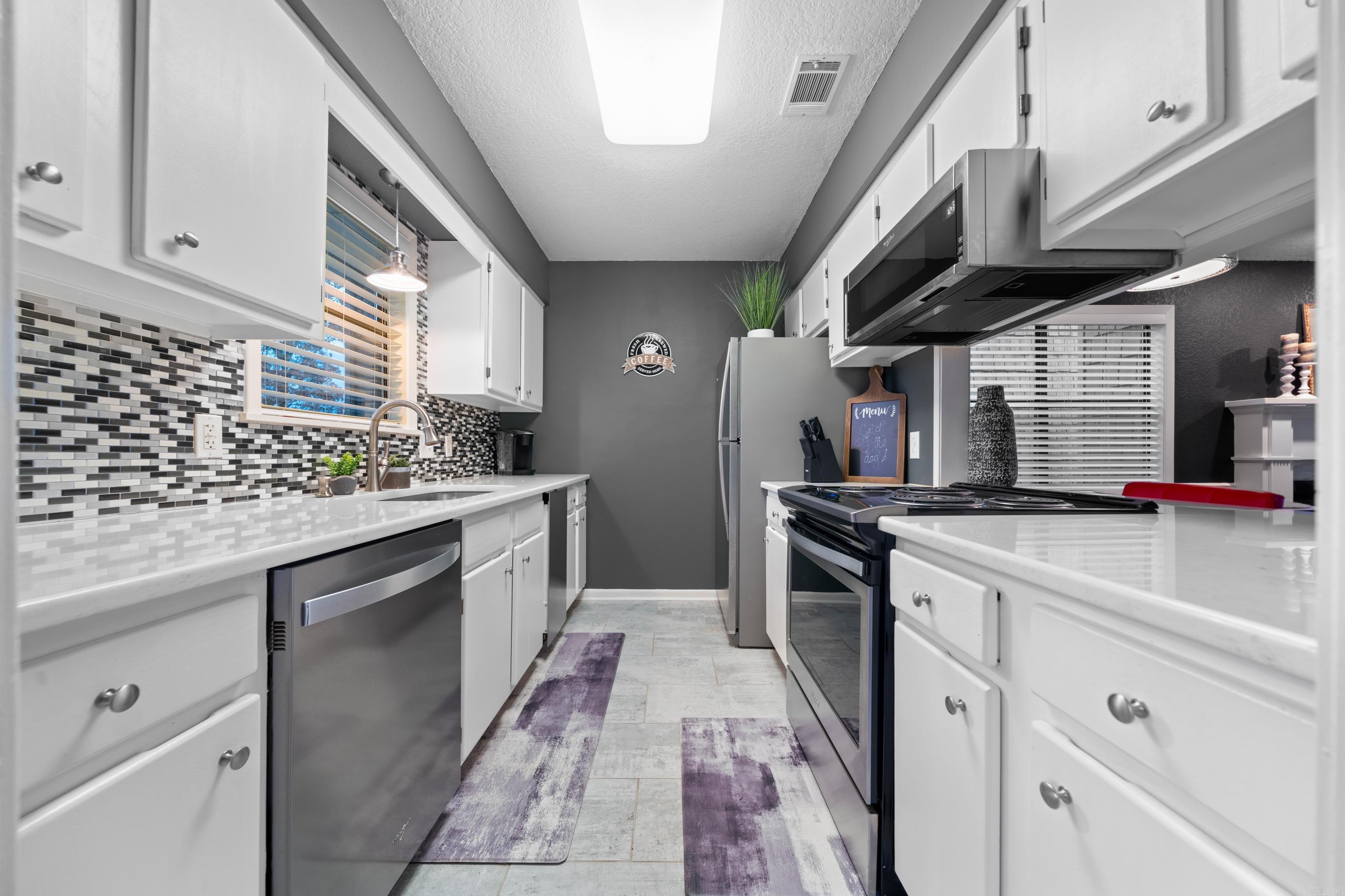 MOORINGS HPR - Residential