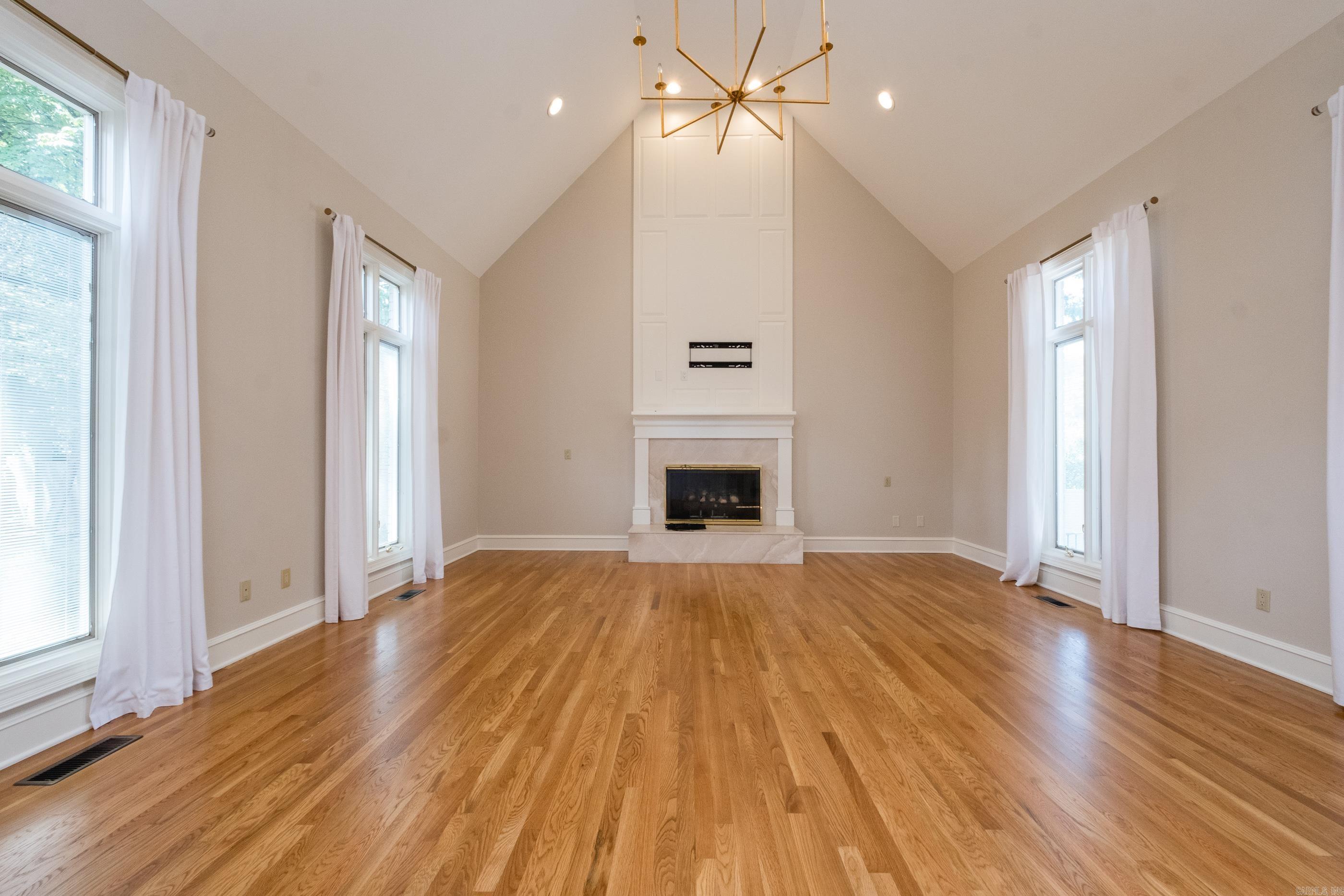 HICKORY CREEK - Residential