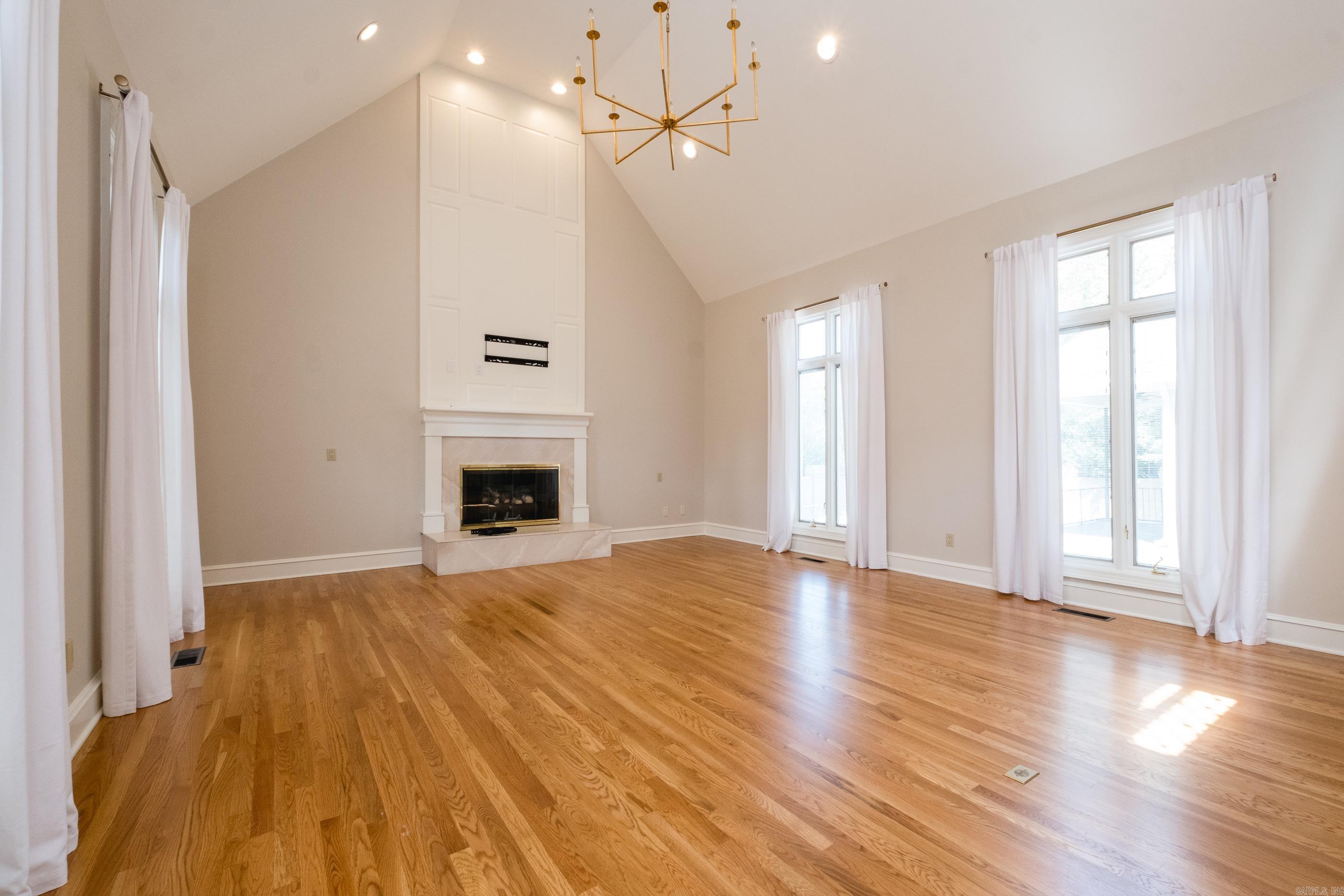 HICKORY CREEK - Residential