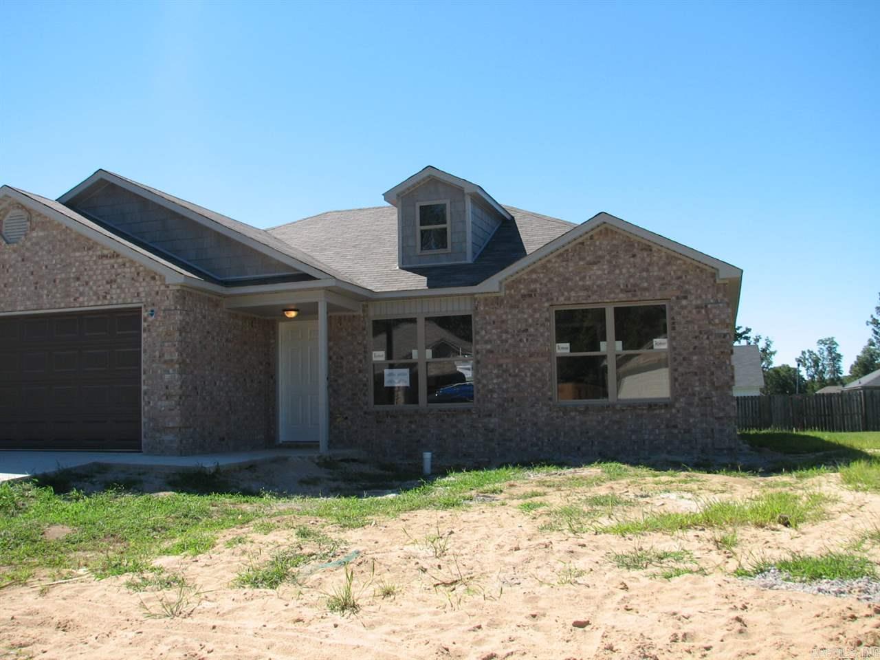 This community is located in Greenbrier and is designed with convenience in mind. .