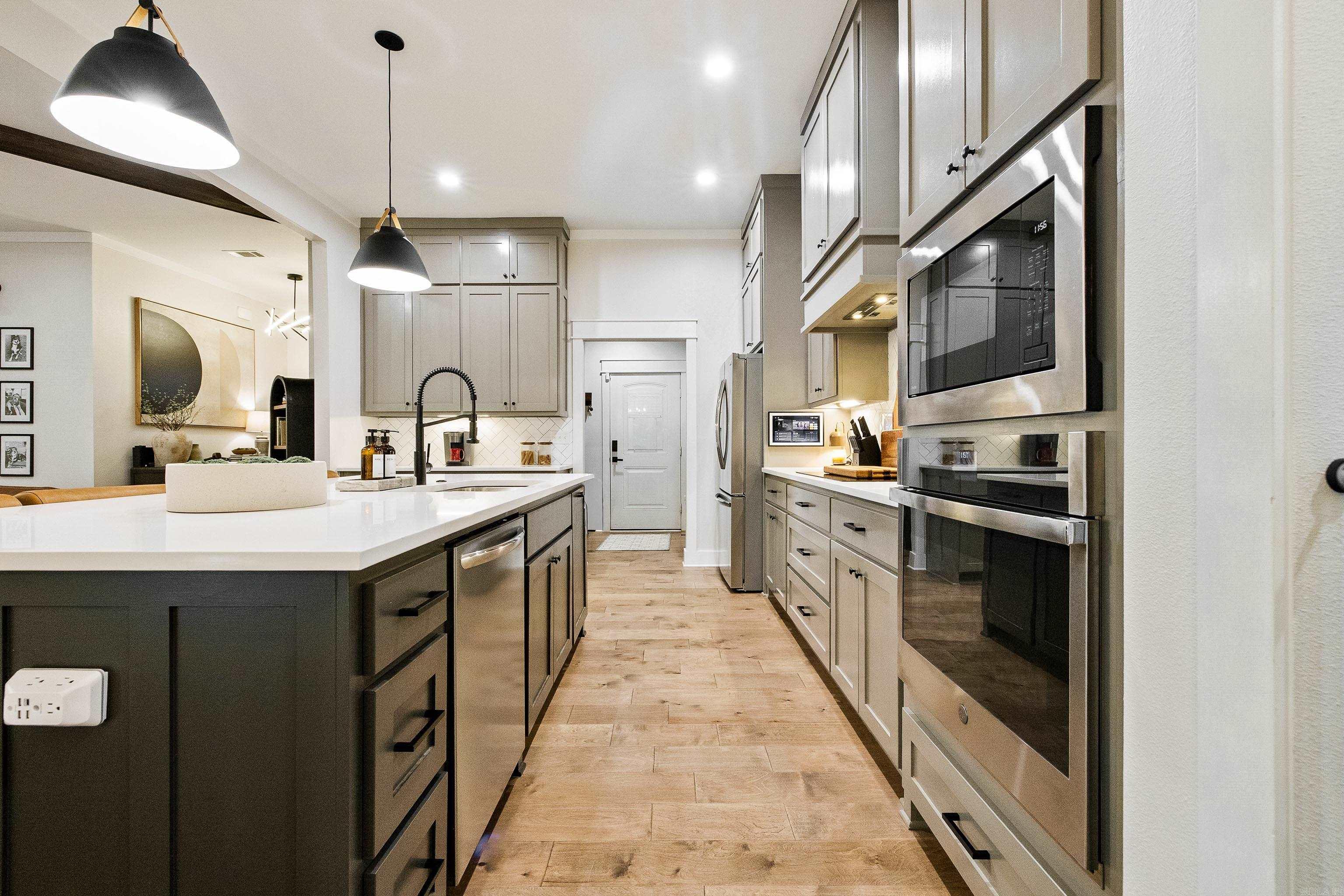 THE WOODS OF HURRICANE LAKE ESTA - Residential