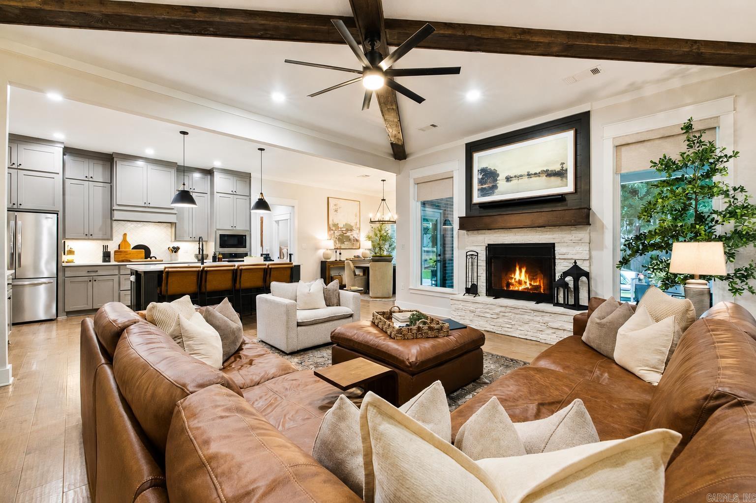 THE WOODS OF HURRICANE LAKE ESTA - Residential