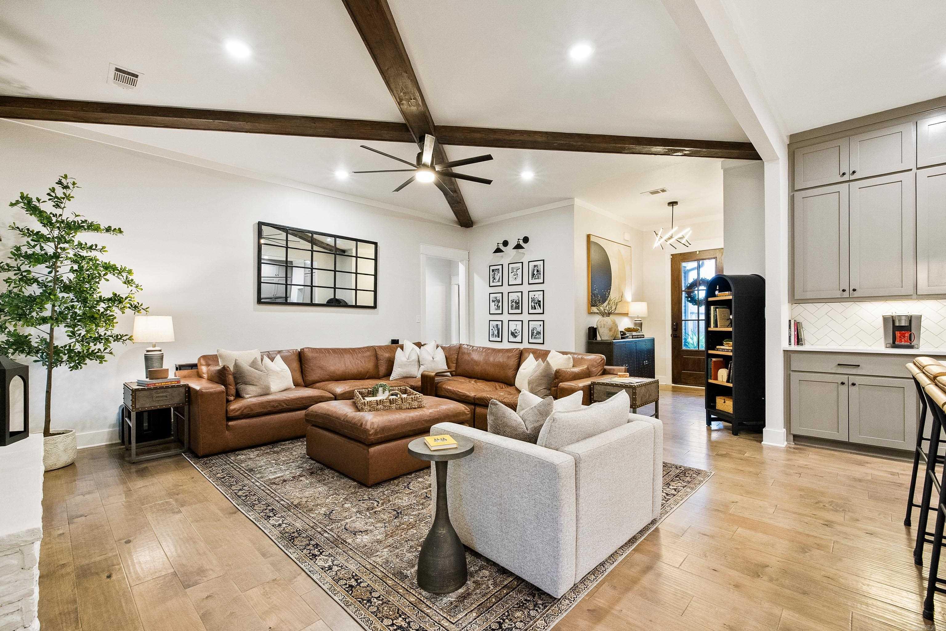 THE WOODS OF HURRICANE LAKE ESTA - Residential