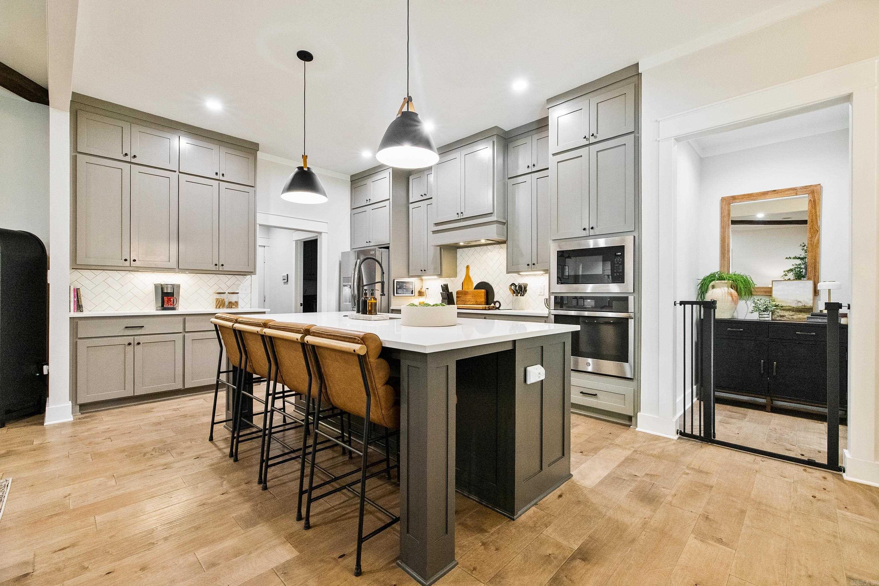 THE WOODS OF HURRICANE LAKE ESTA - Residential