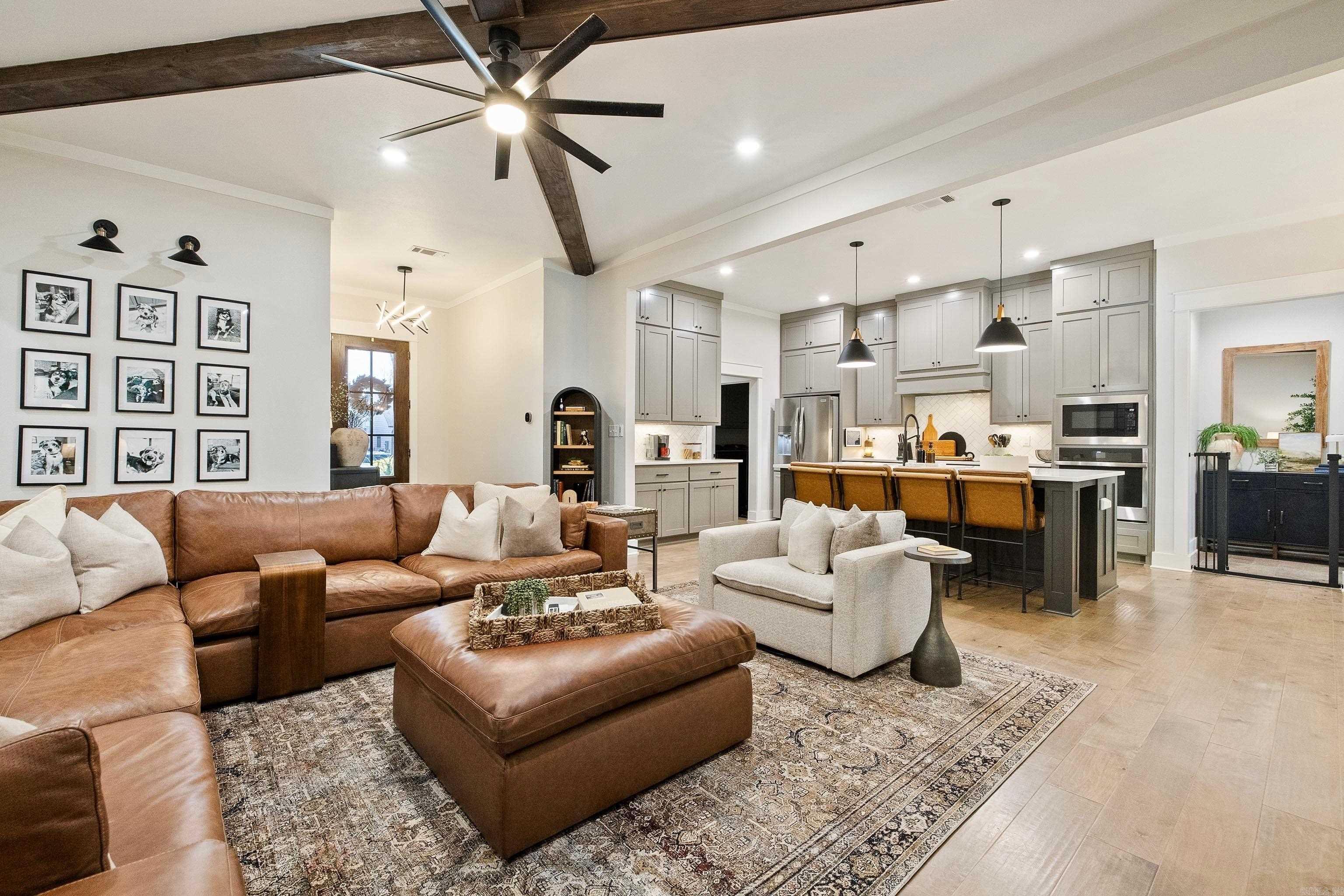 THE WOODS OF HURRICANE LAKE ESTA - Residential