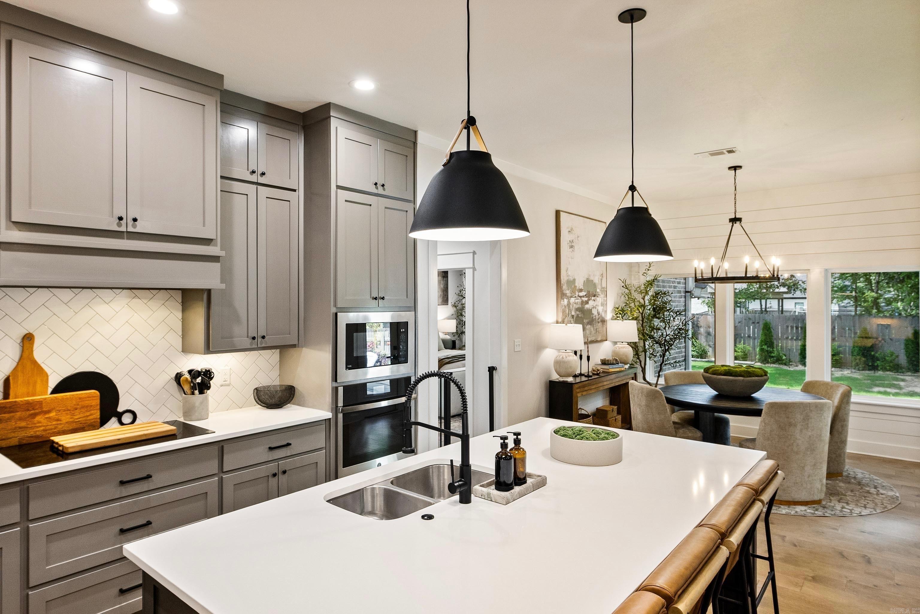 THE WOODS OF HURRICANE LAKE ESTA - Residential