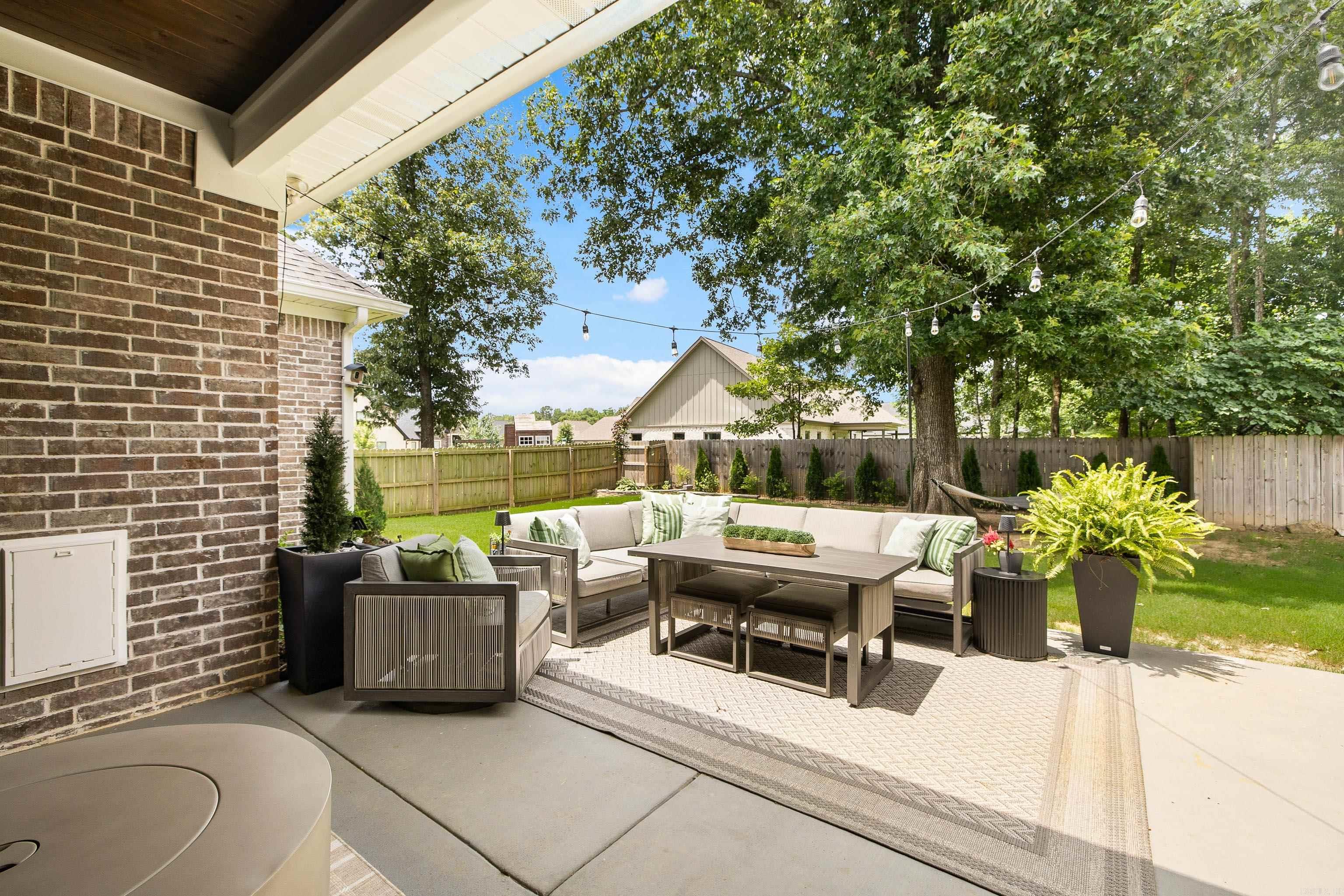 THE WOODS OF HURRICANE LAKE ESTA - Residential