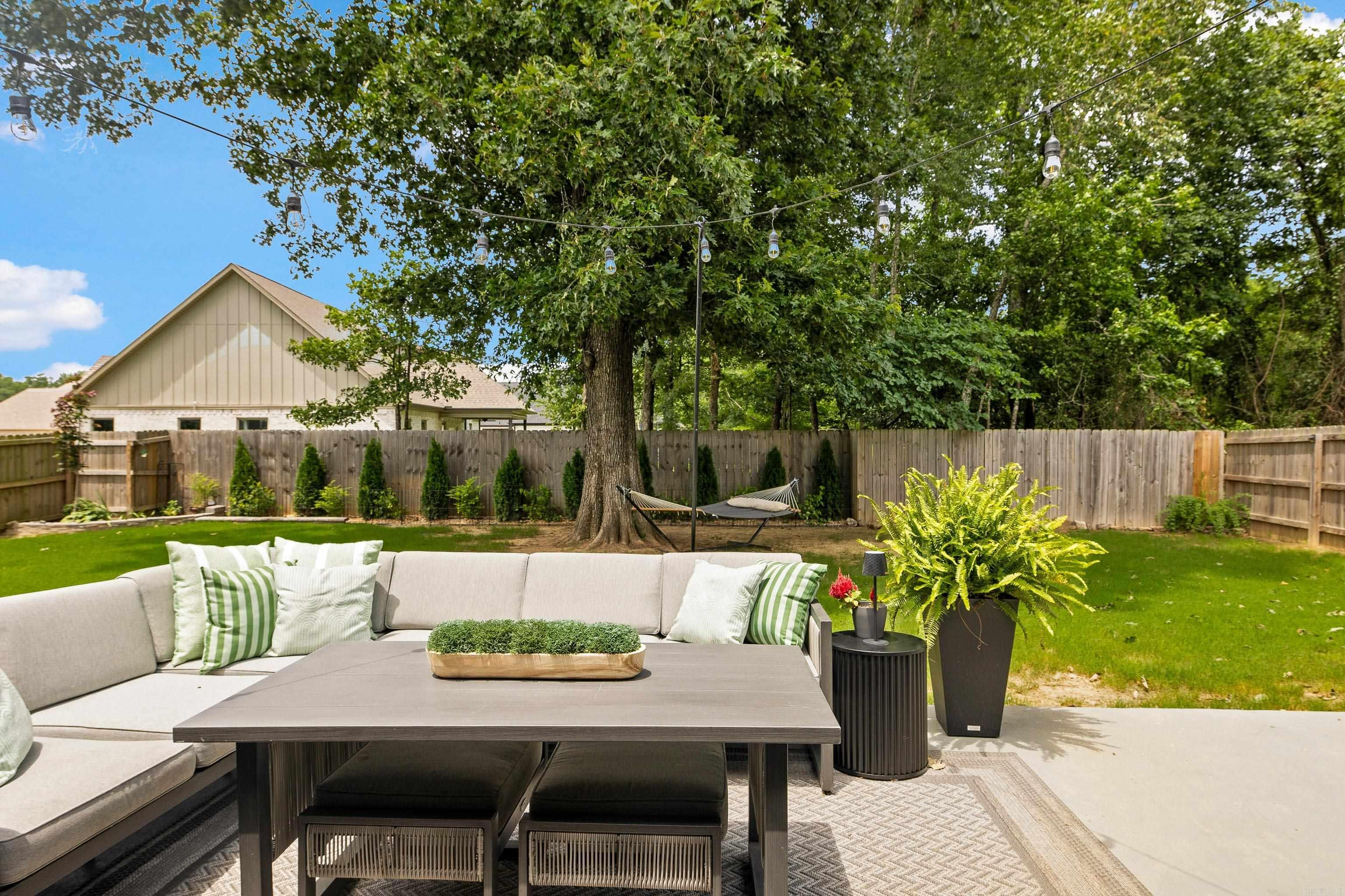 THE WOODS OF HURRICANE LAKE ESTA - Residential