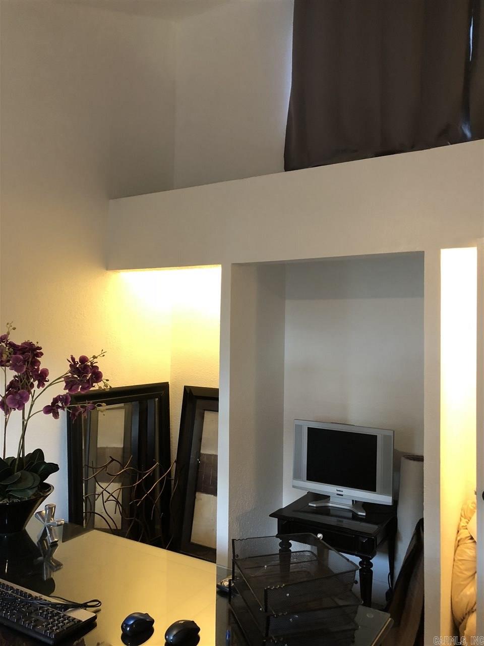 PINECREST - Residential