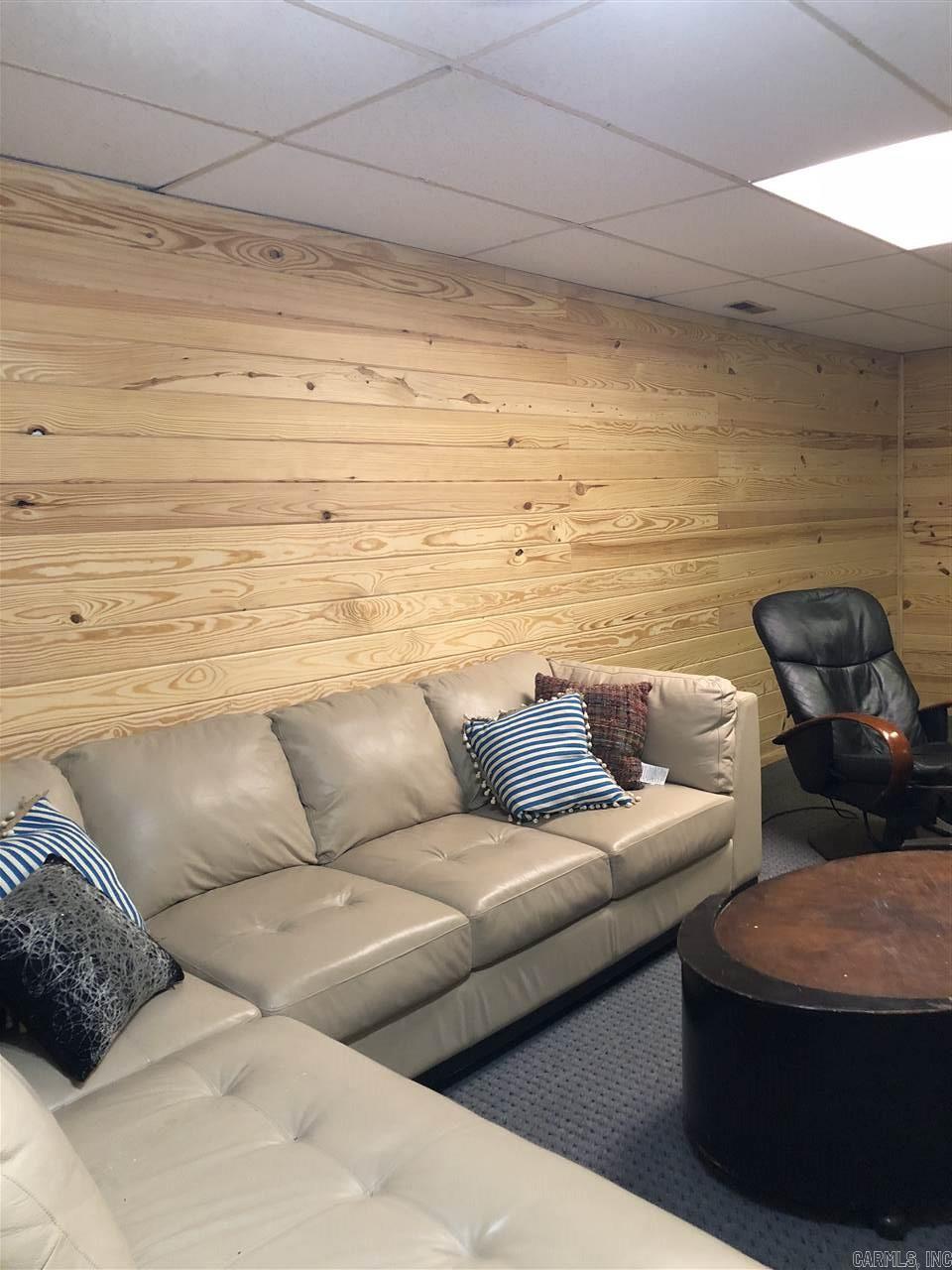 PINECREST - Residential